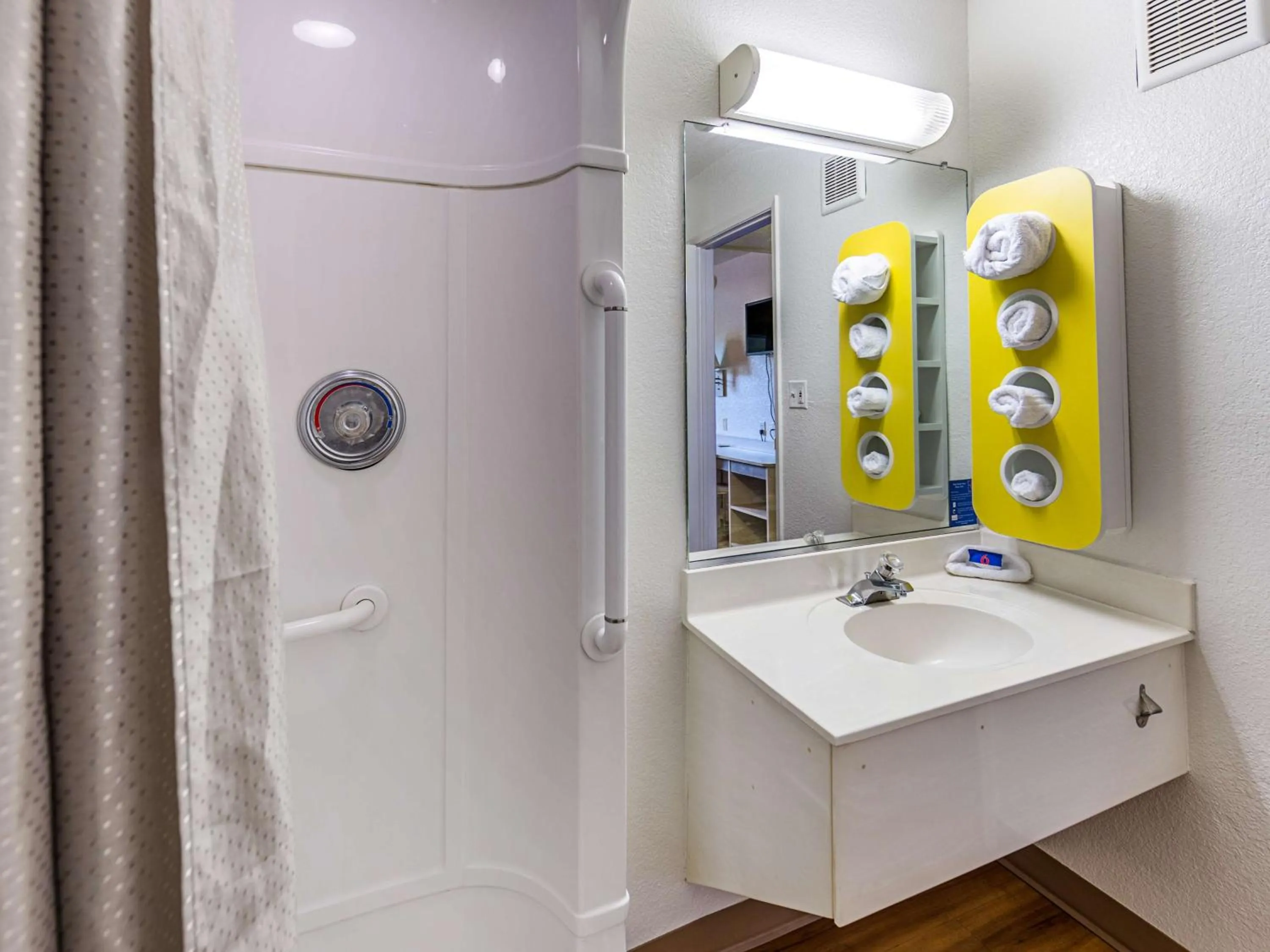 Bathroom in Motel 6-Yreka, CA