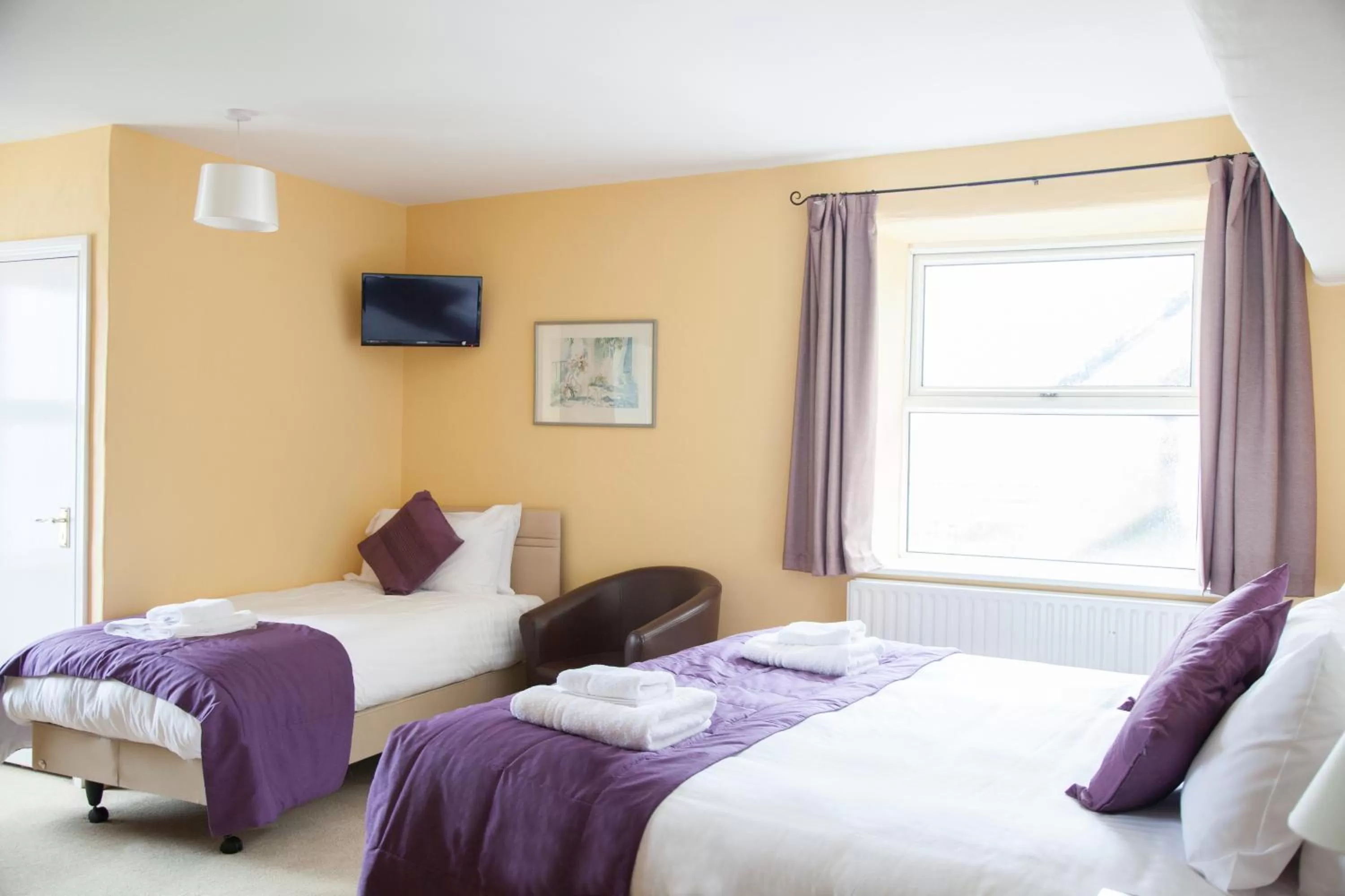 Shower, Bed in The Poltimore Inn