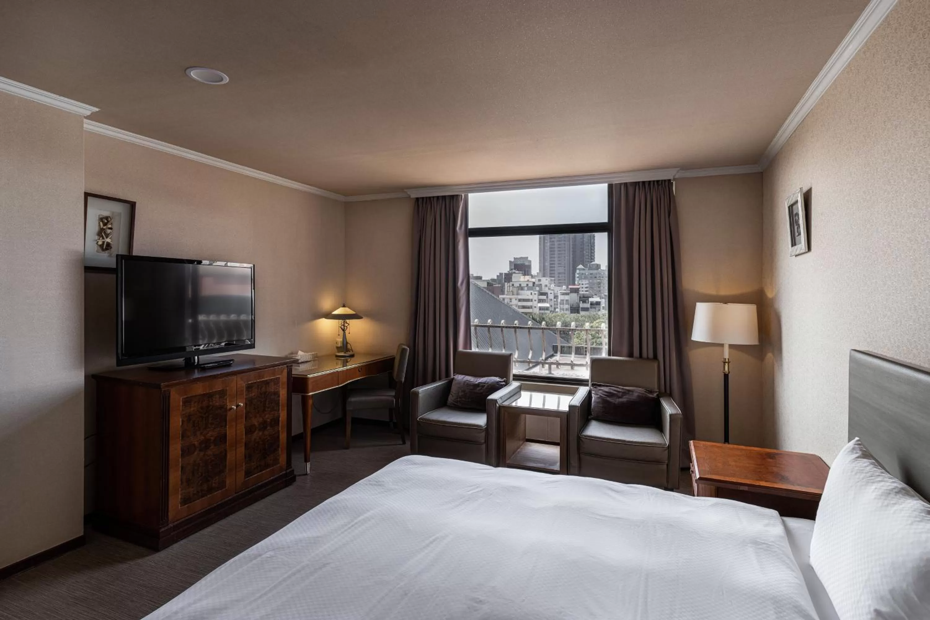 TV and multimedia, Bed in Hotel j-Metropolis