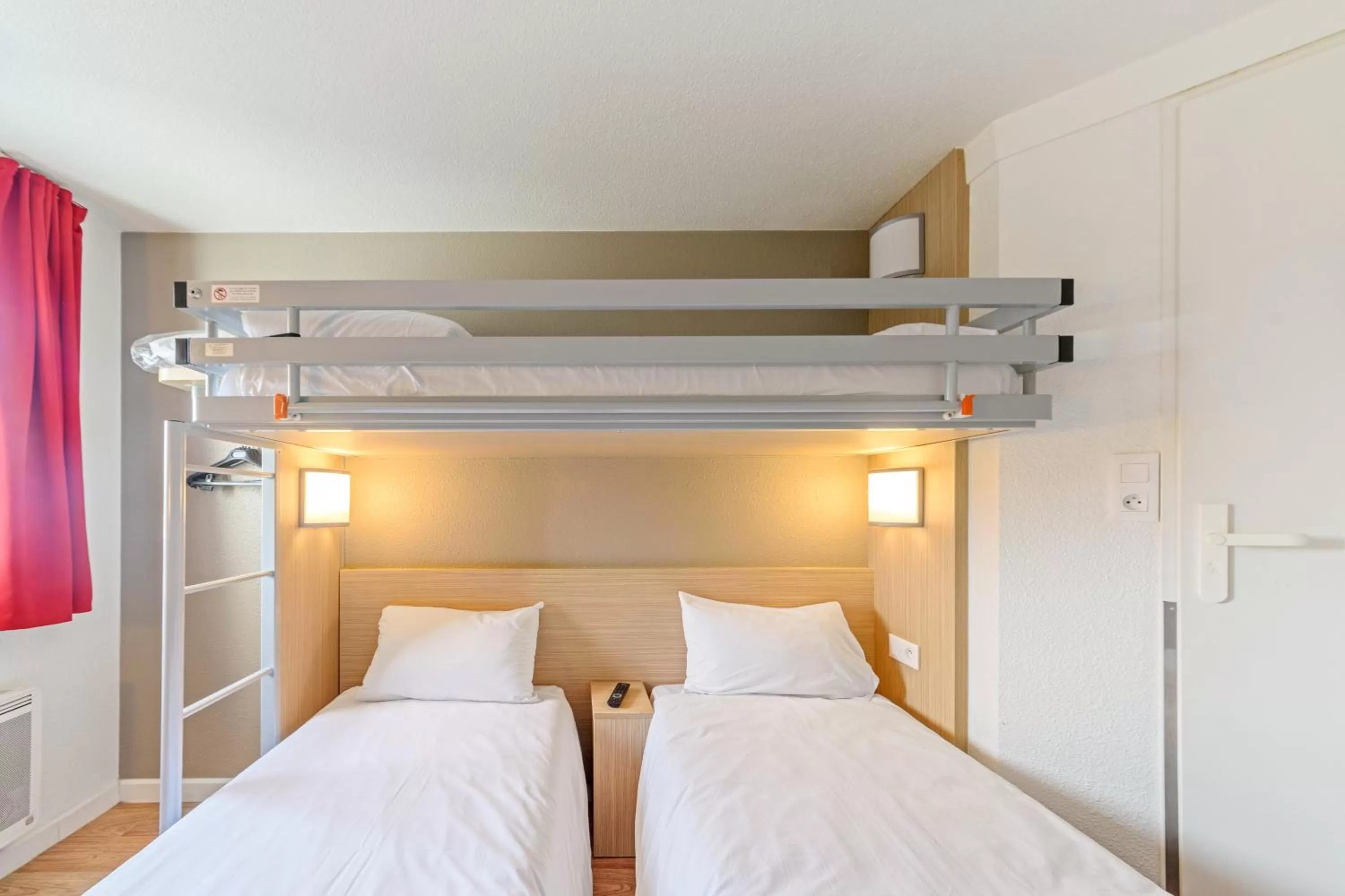 Bed in Kyriad Direct Annemasse - Genève