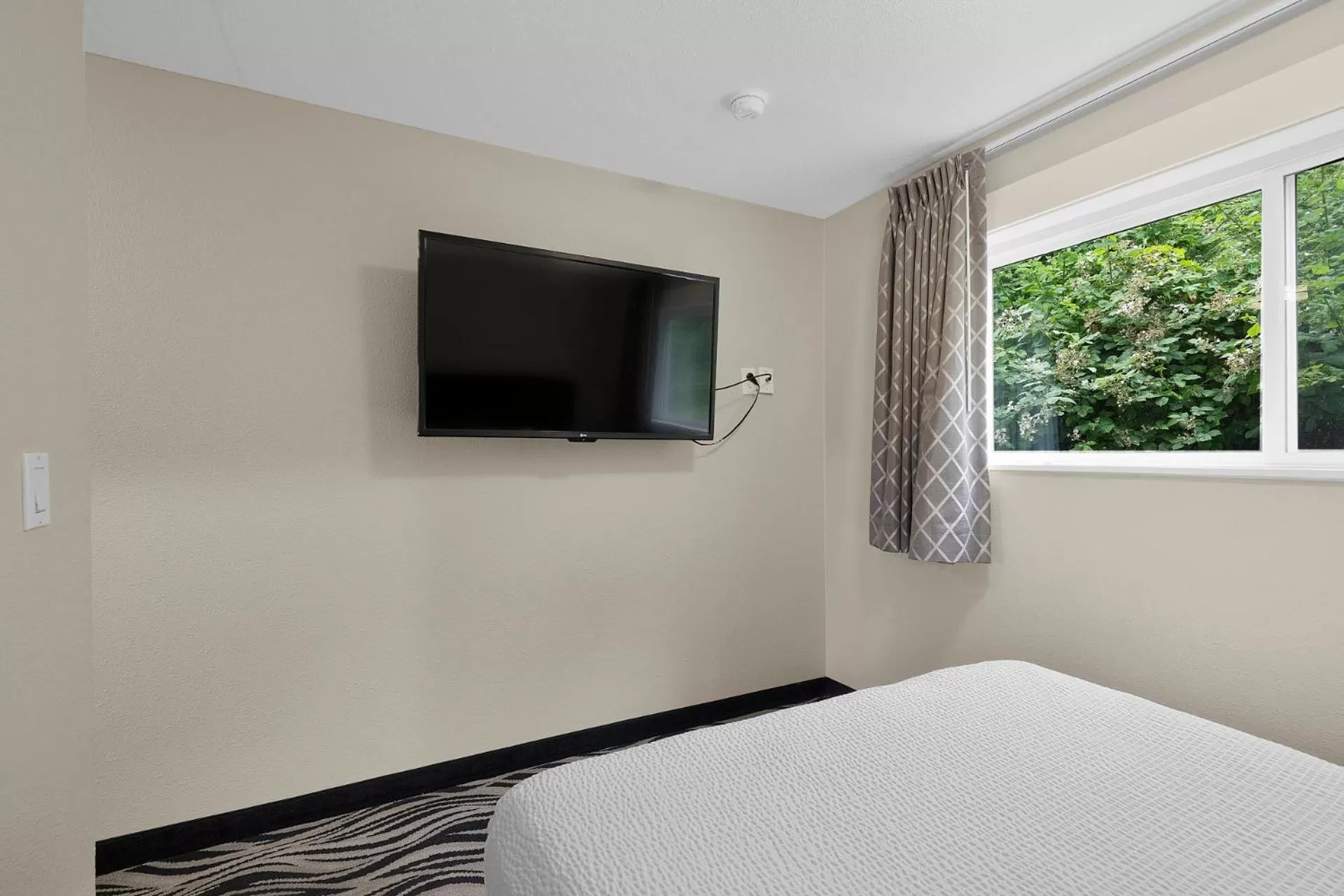 Bed in Astoria Rivershore Motel