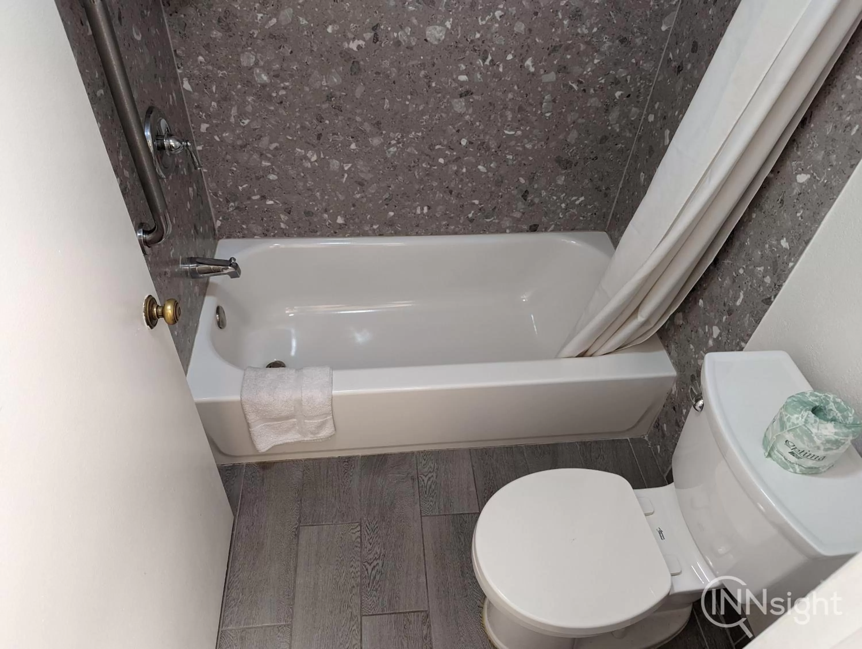 Bathroom in Royal Inn