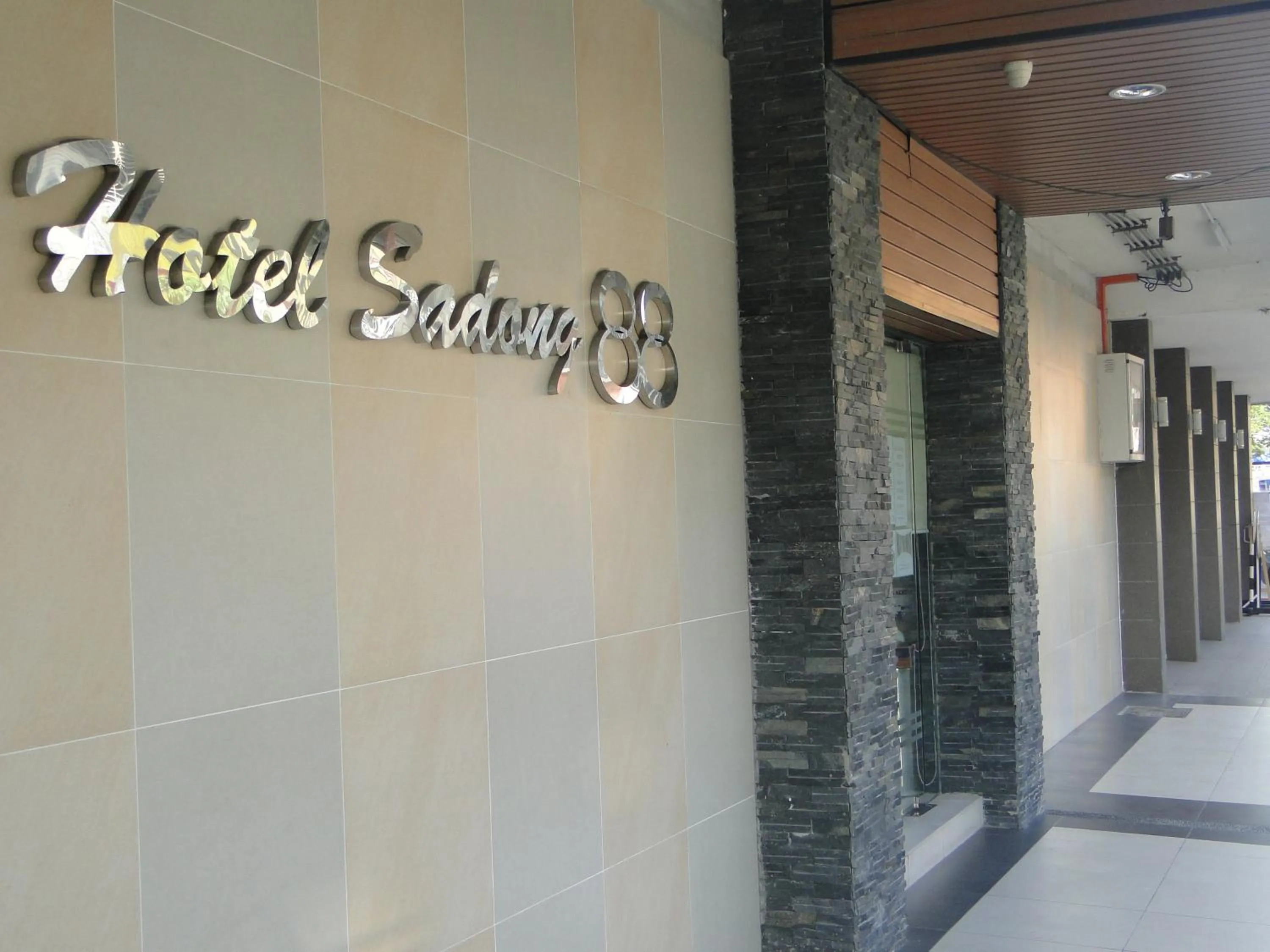 Property building in Hotel Sadong88