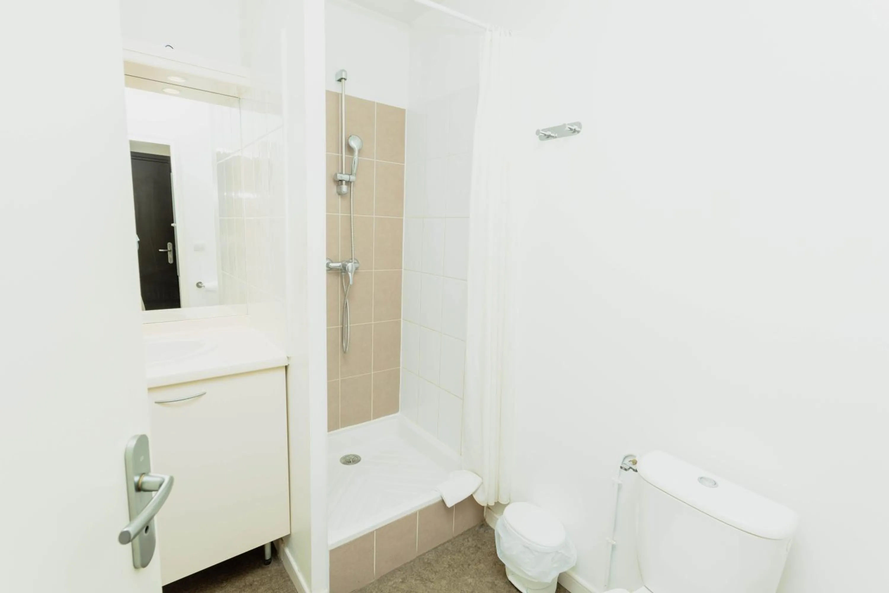 Bathroom in Appart-Hôtel Mer & Golf City Perpignan Centre