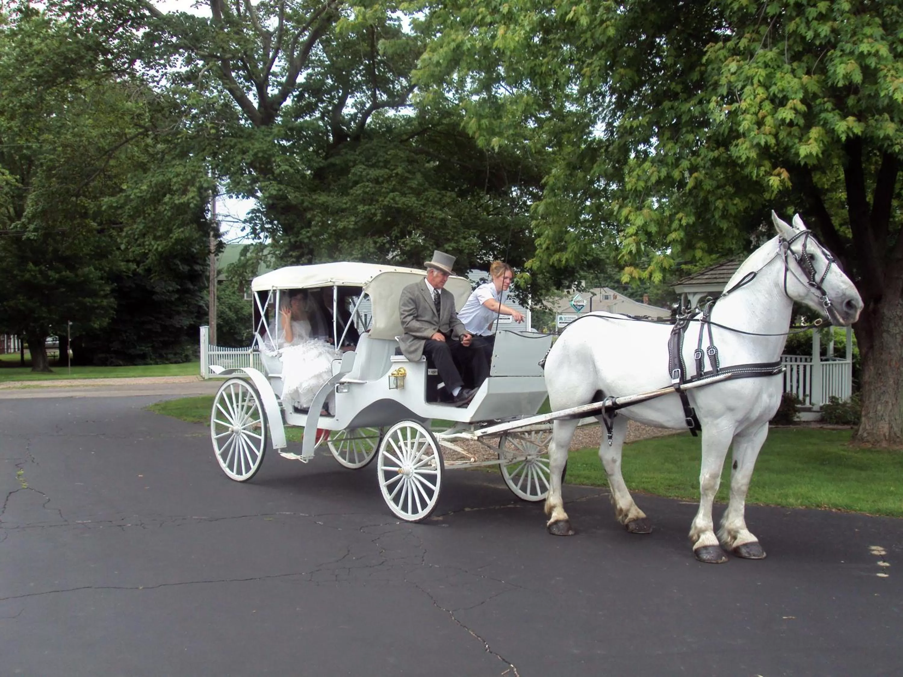 Facade/entrance in Taber Inn