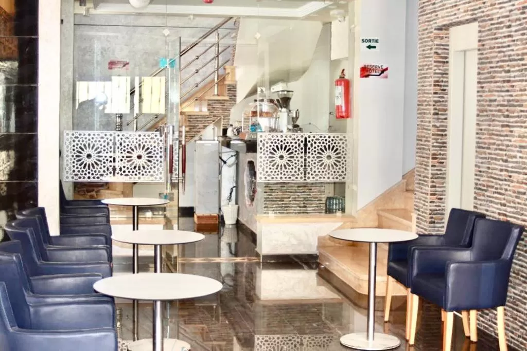 ZELLAKA hôtel & café