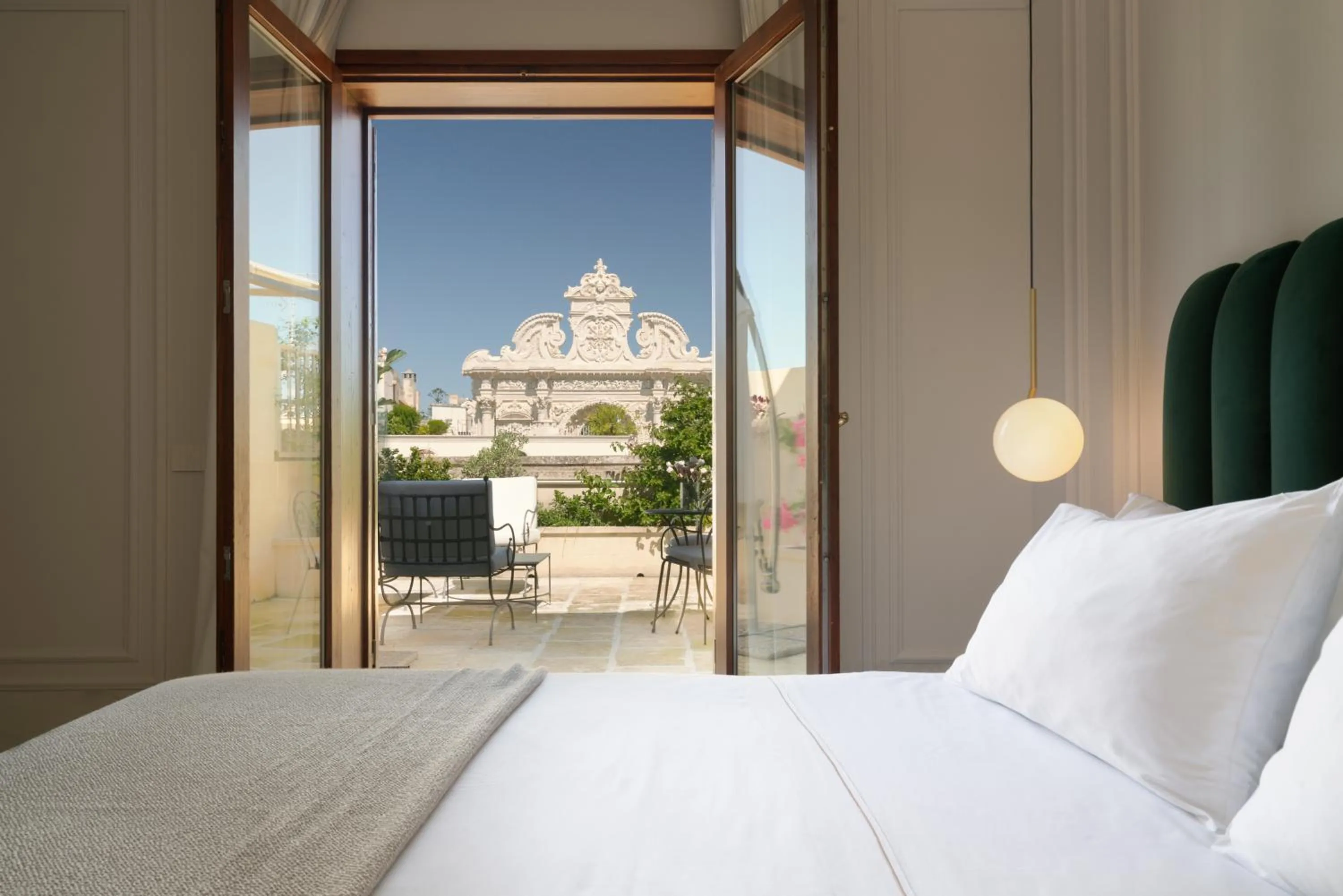 Balcony/Terrace, Bed in Patria Palace Lecce - The Leading Hotels of The World
