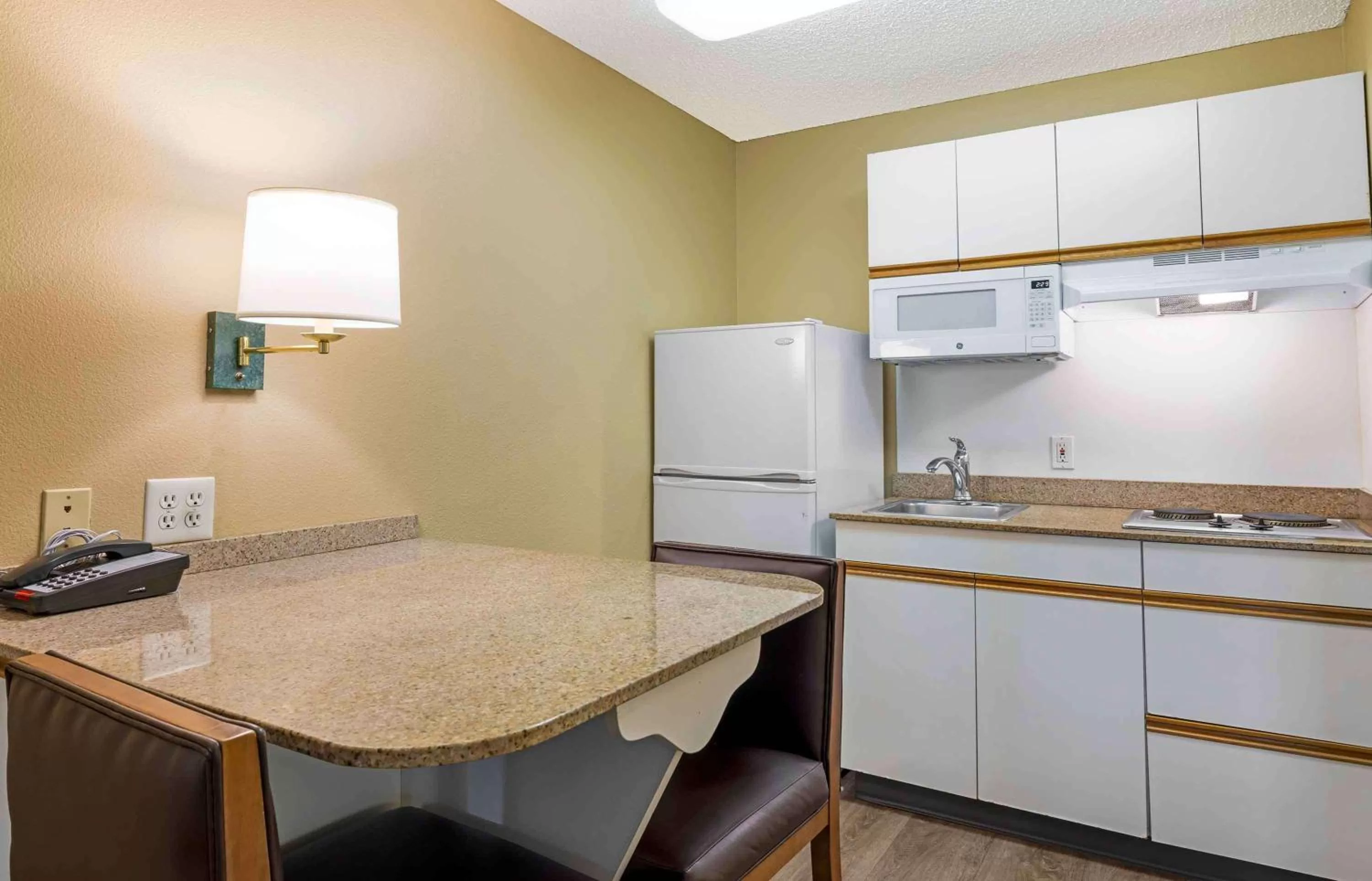 Bedroom in Extended Stay America Suites - San Diego - Fashion Valley