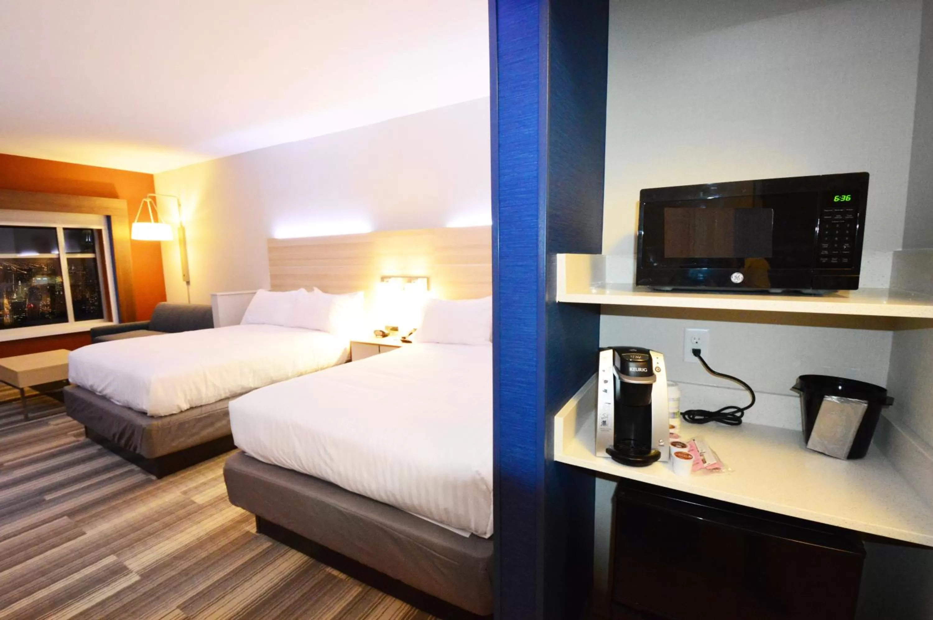 Photo of the whole room, Bed in Holiday Inn Express & Suites Toledo South - Perrysburg by IHG