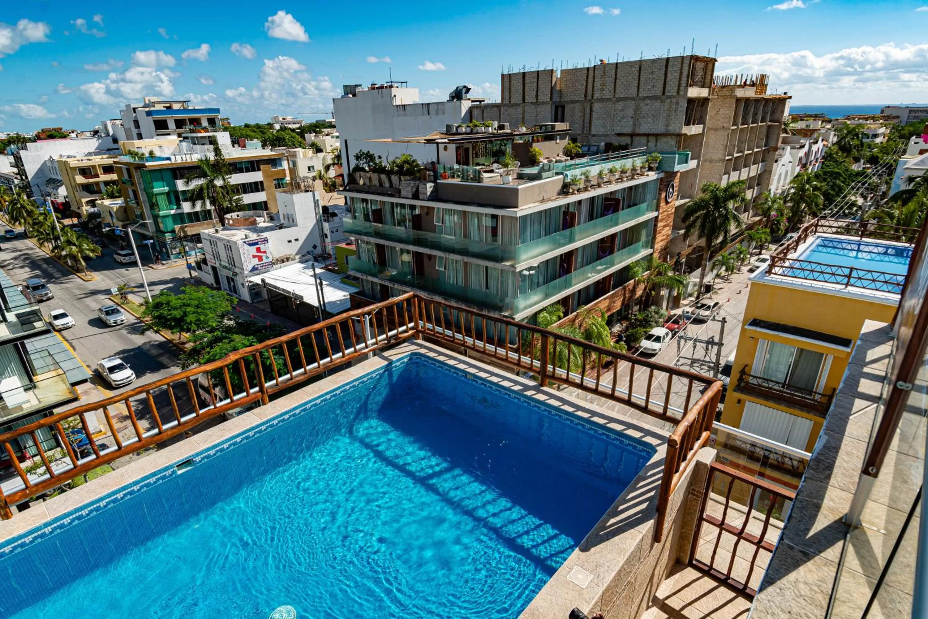 Swimming pool in Hotel Boutique Rato 10
