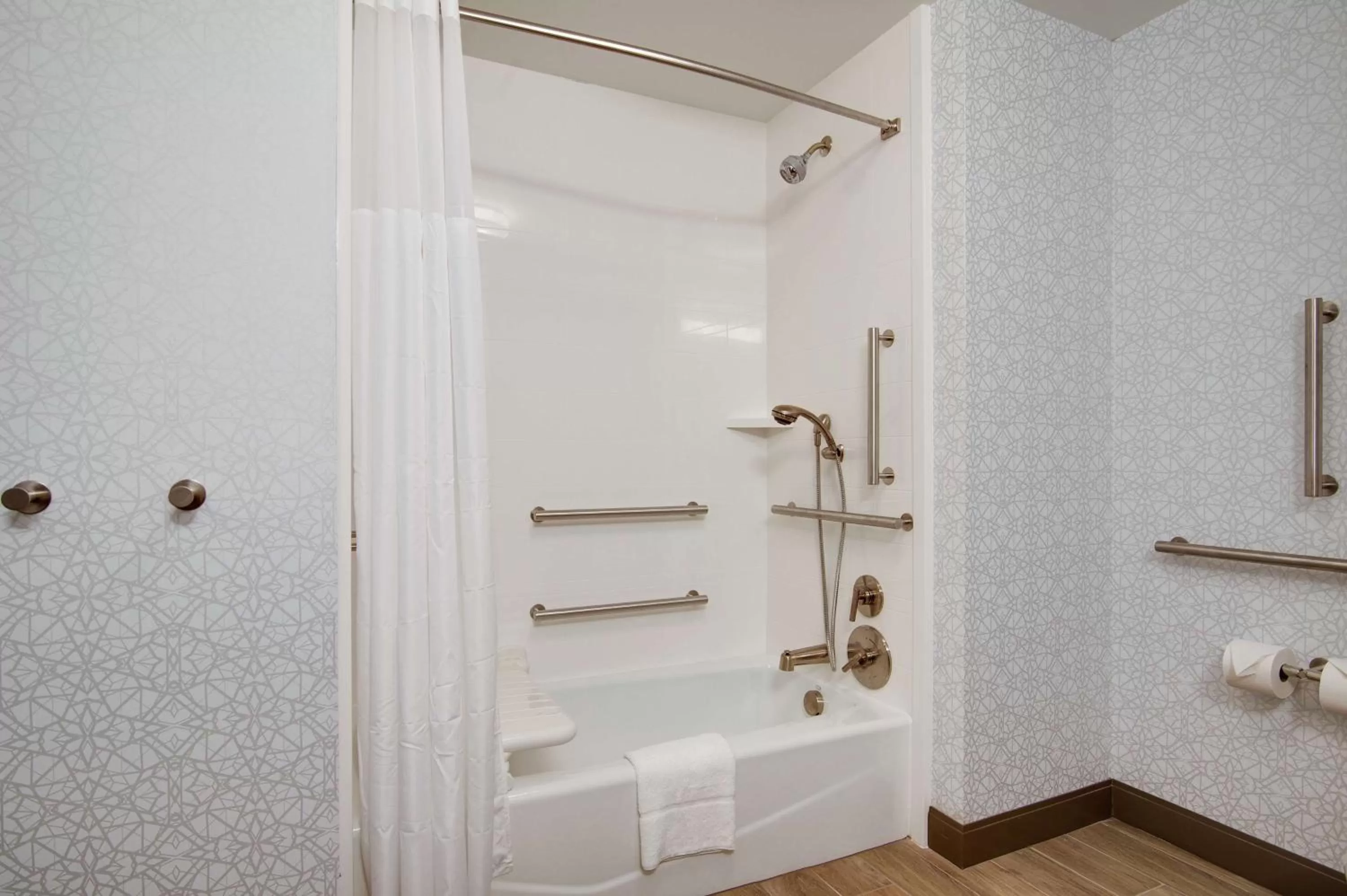 Bathroom in Hampton Inn & Suites by Hilton Nashville North Skyline