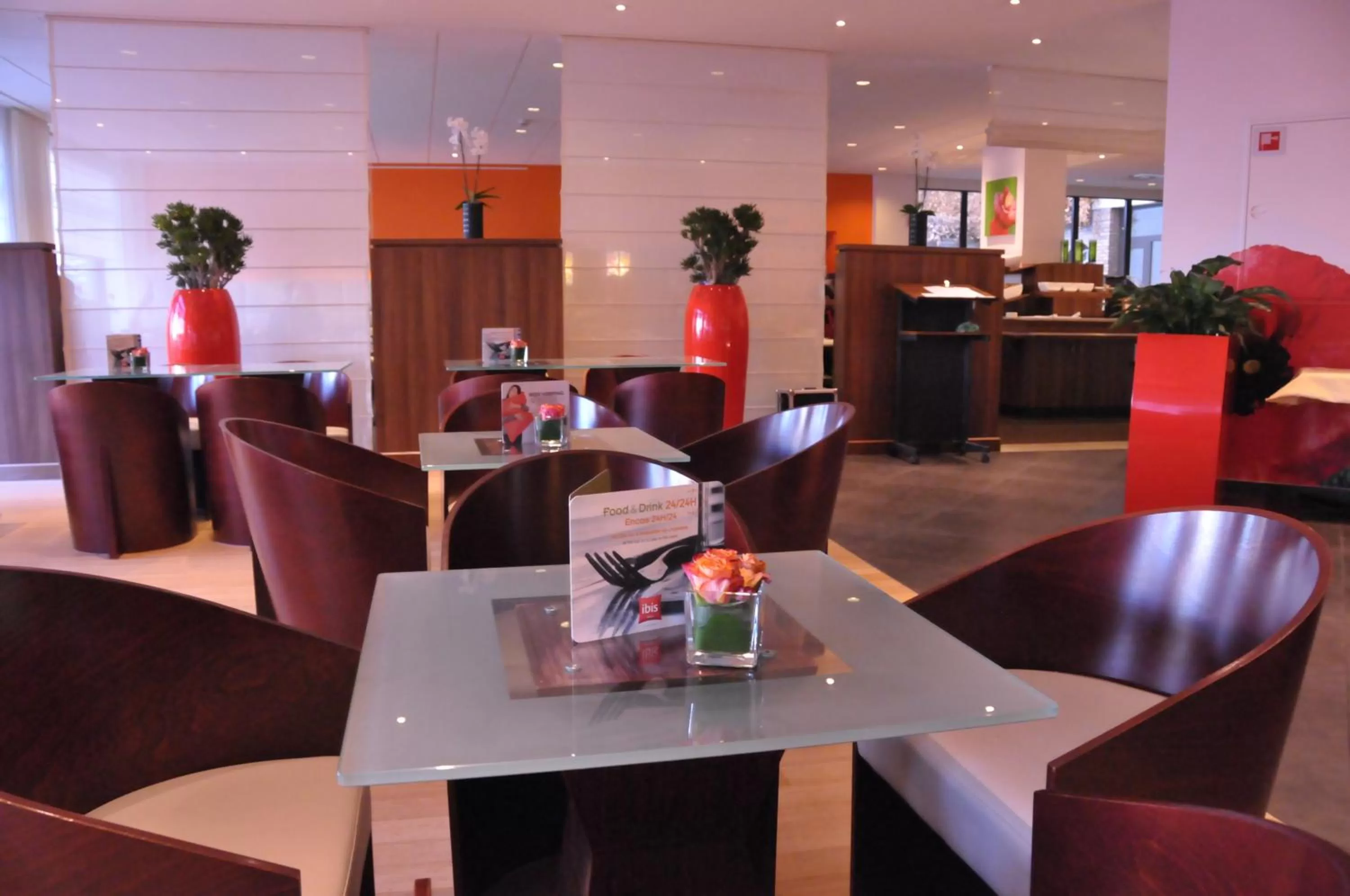 Lounge or bar in ibis Antwerpen Centrum