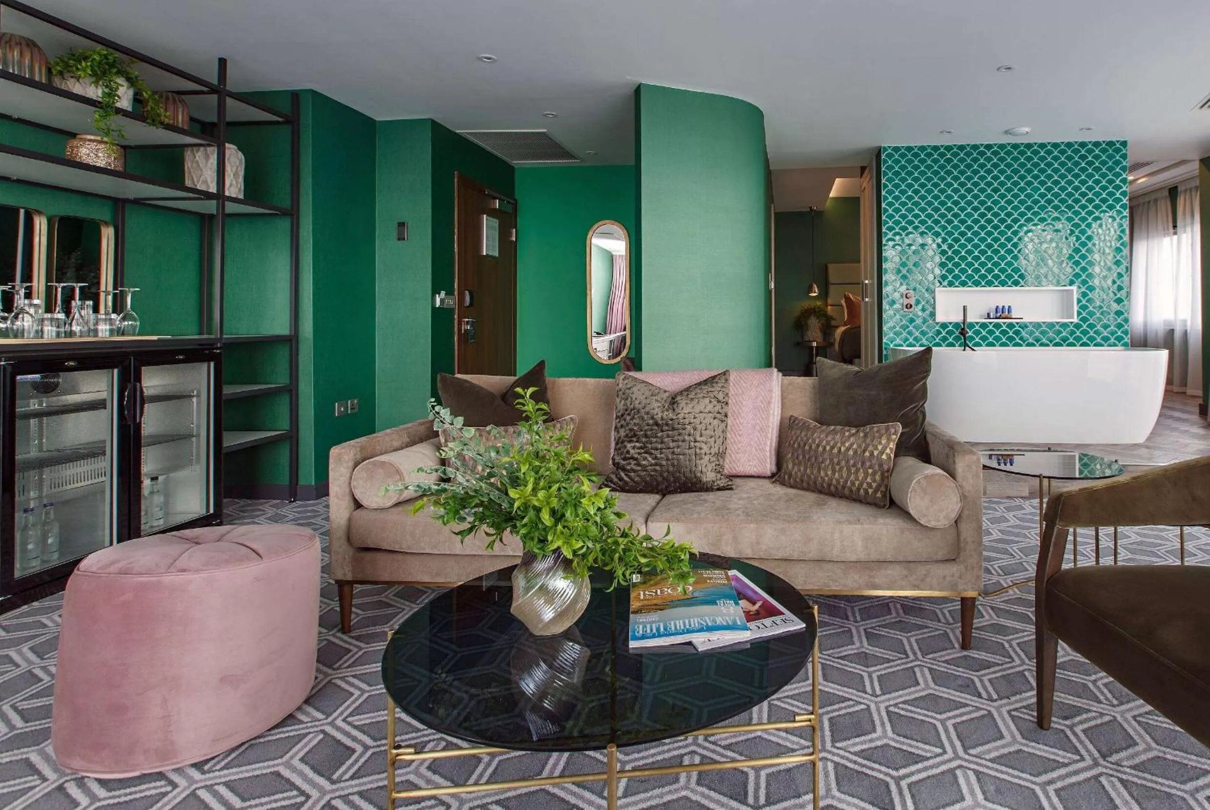 Living room in Waterfront Southport Hotel