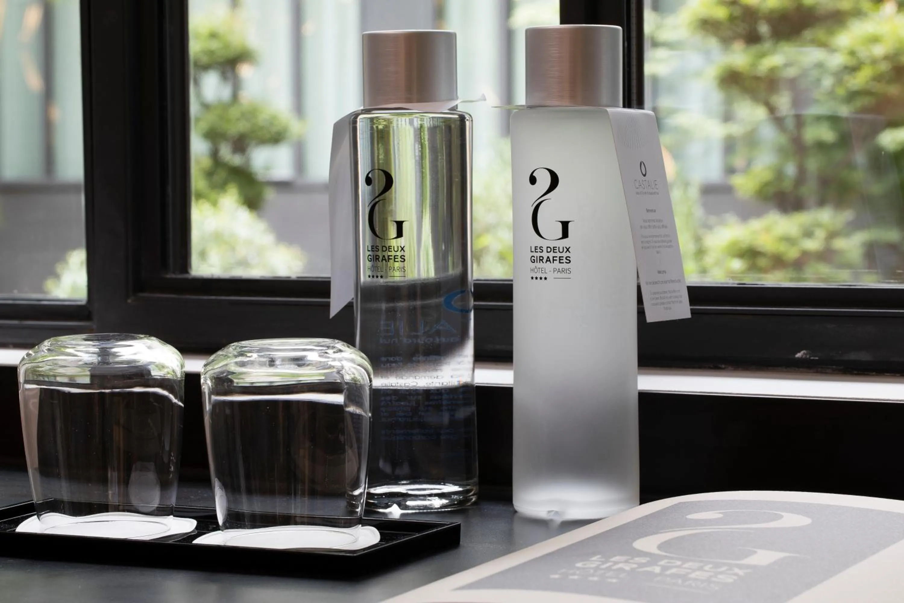 Coffee/tea facilities in Hôtel Les Deux Girafes