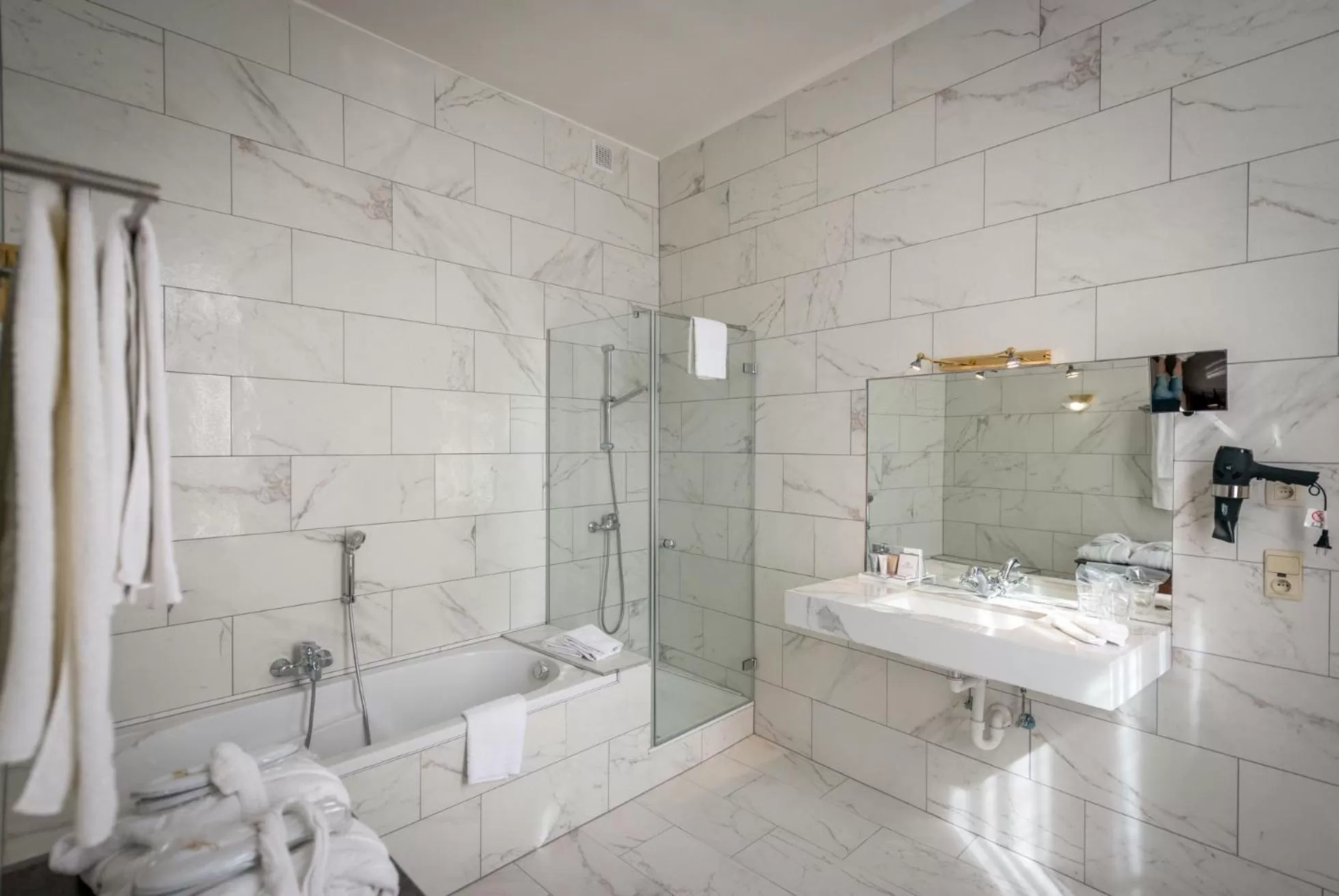 Bathroom in Hotel Jan Brito