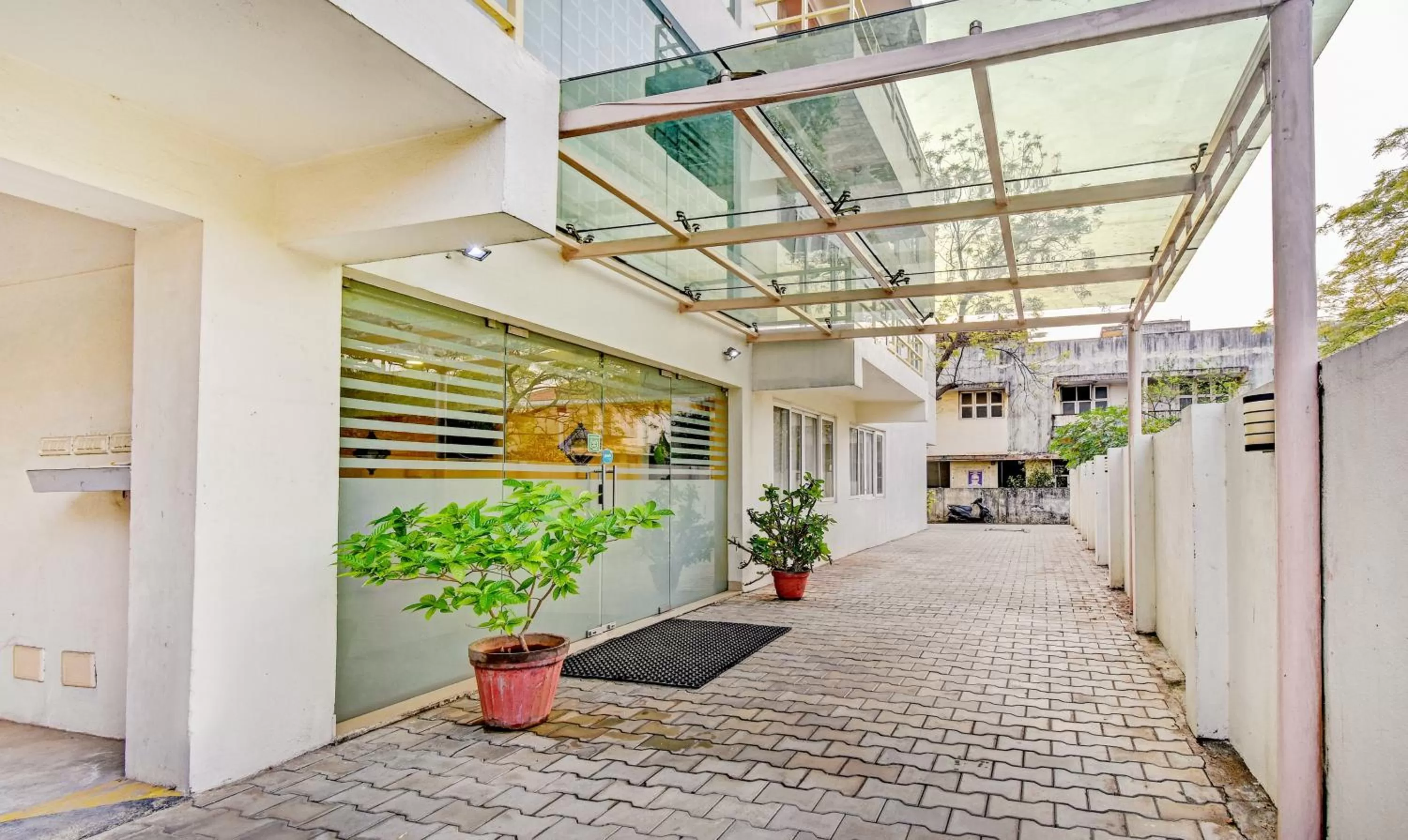 Facade/entrance in Treebo Vapr Guindy Ekkatuthangal