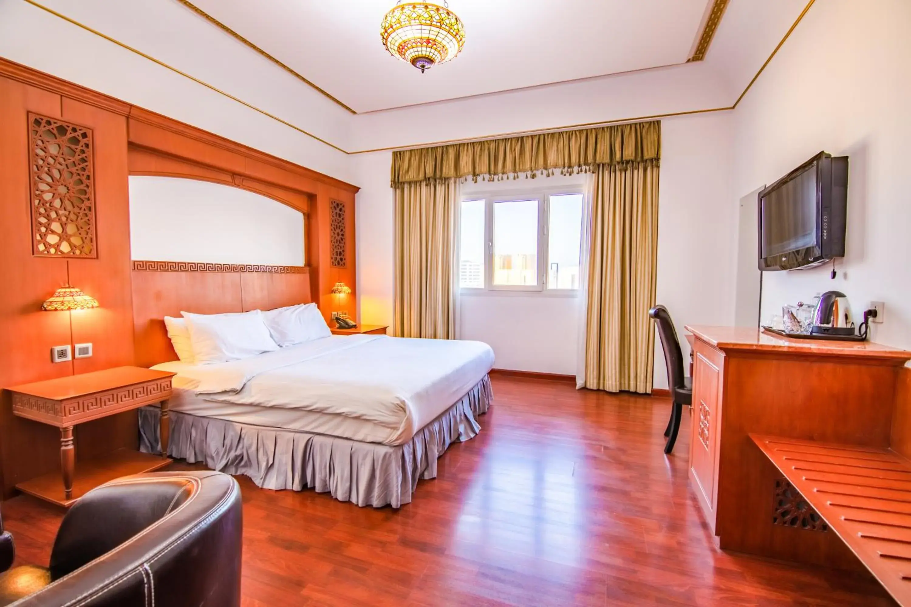 Deluxe Queen Room - single occupancy in The Platinum Hotel Deluxe Queen Room - single occupancy in The Platinum Hotel