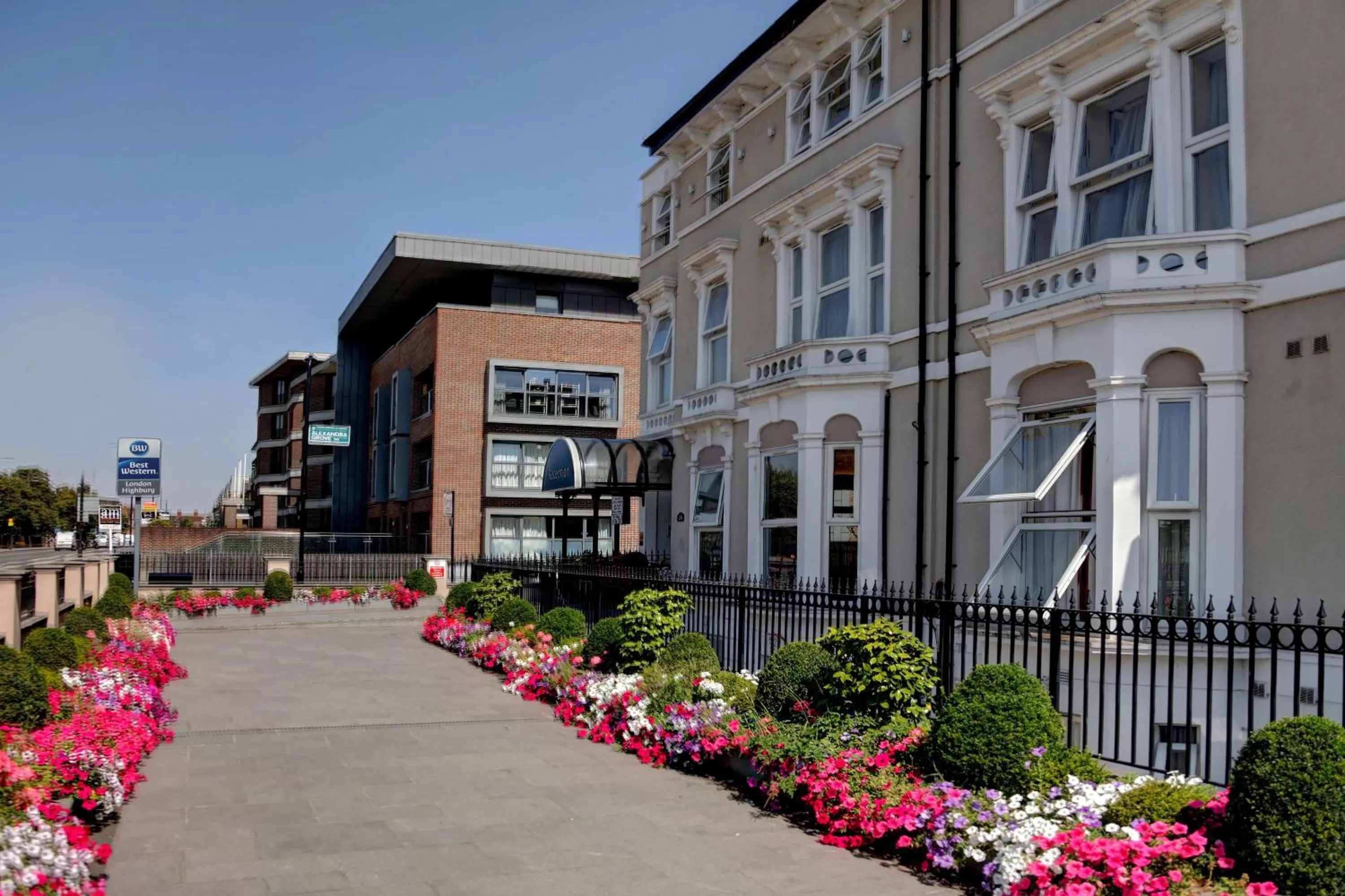 Property building in Best Western London Highbury