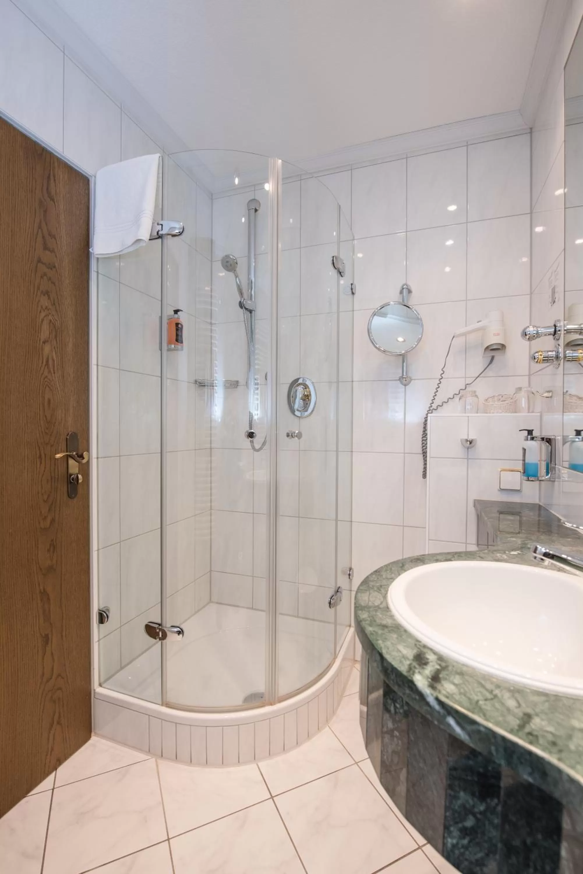 Shower in Hotel am Schloss