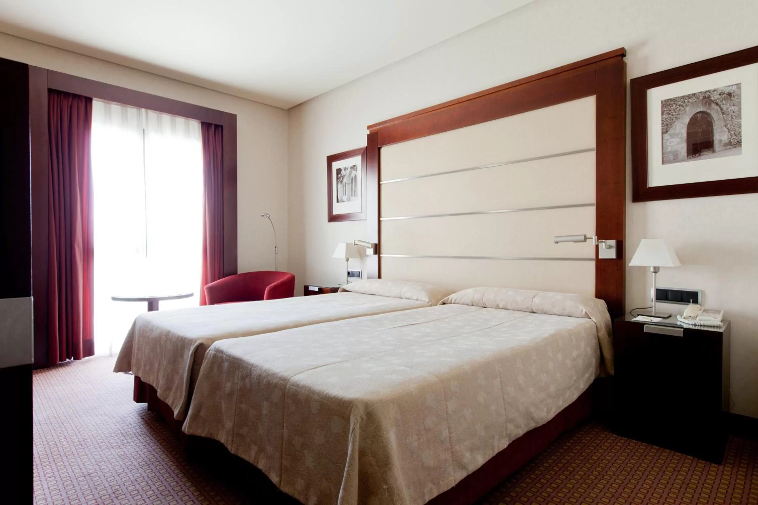 Double or Twin Room with Parking in Hotel Badajoz Center