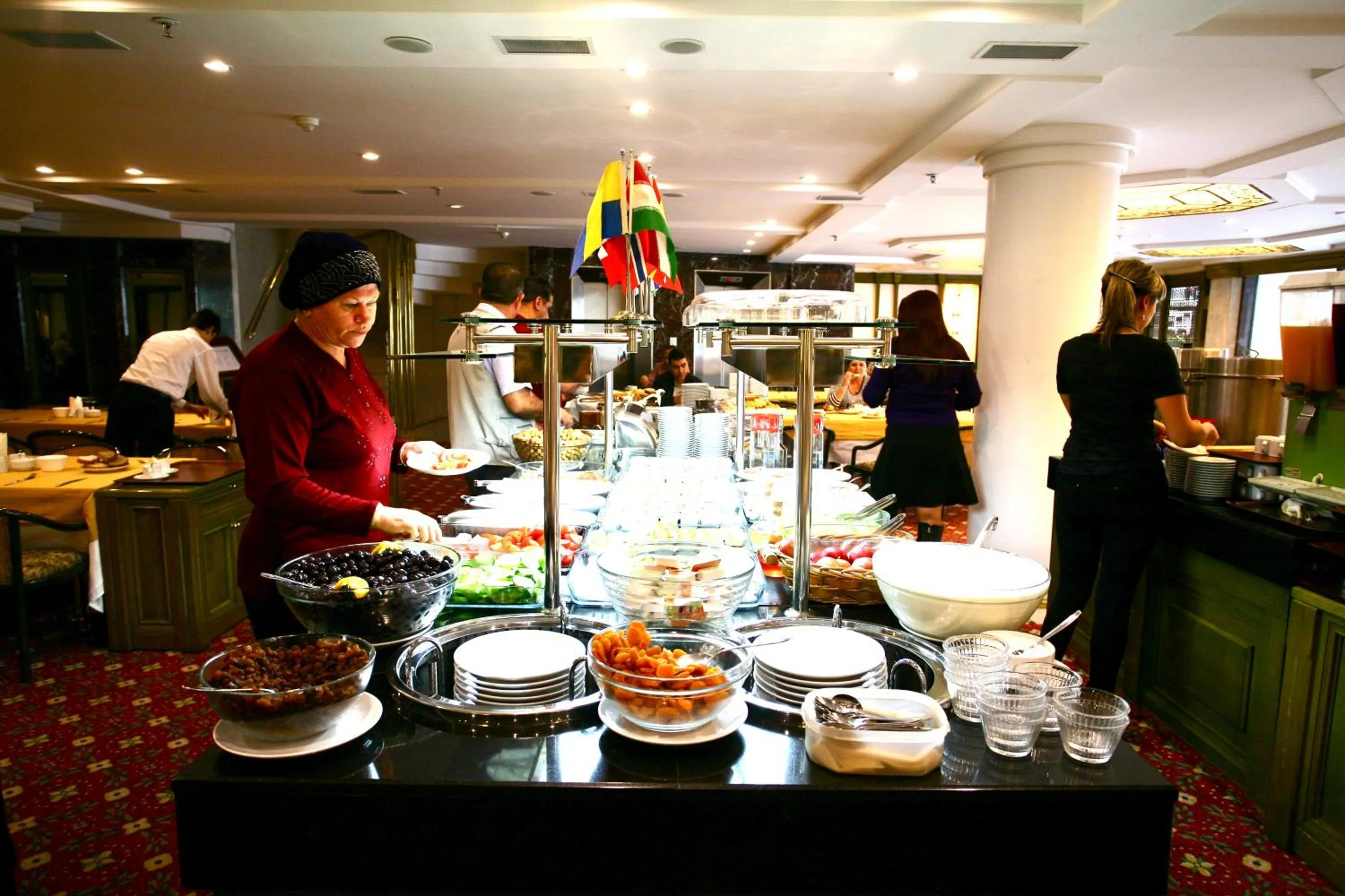 Restaurant/places to eat in Istanbul Royal Hotel