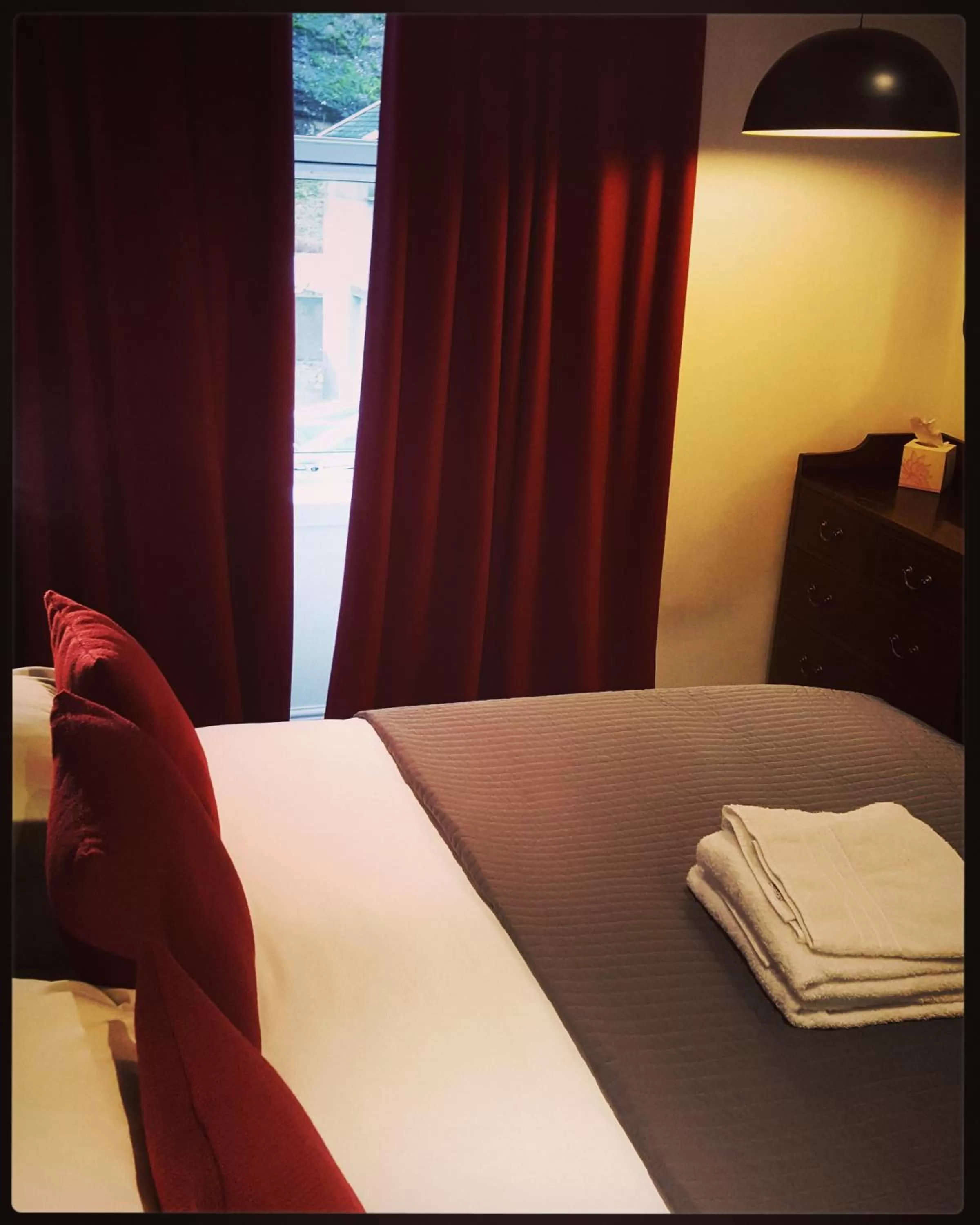 Bedroom, Bed in Boat House Super Suites