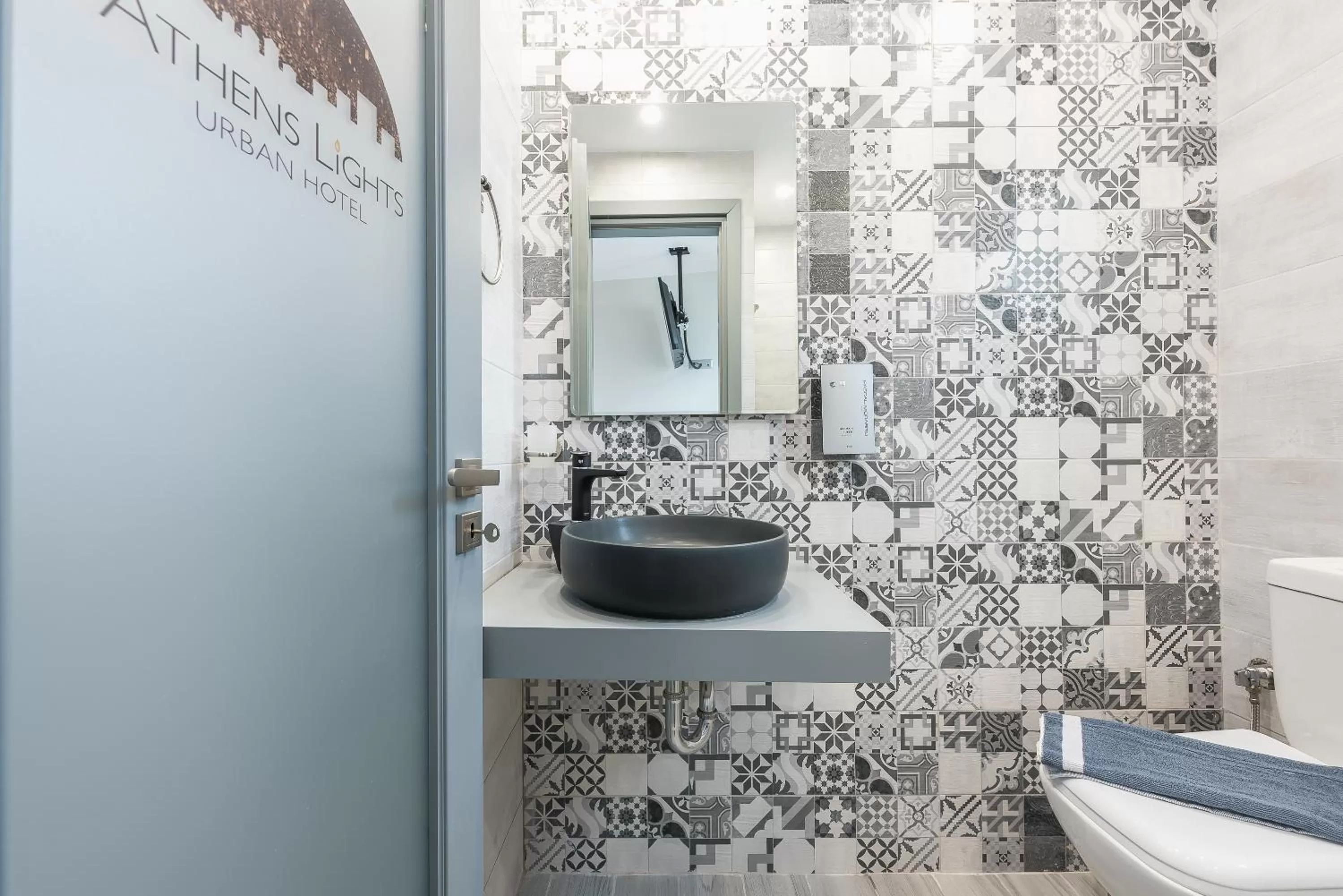 Bathroom in Athens Lights