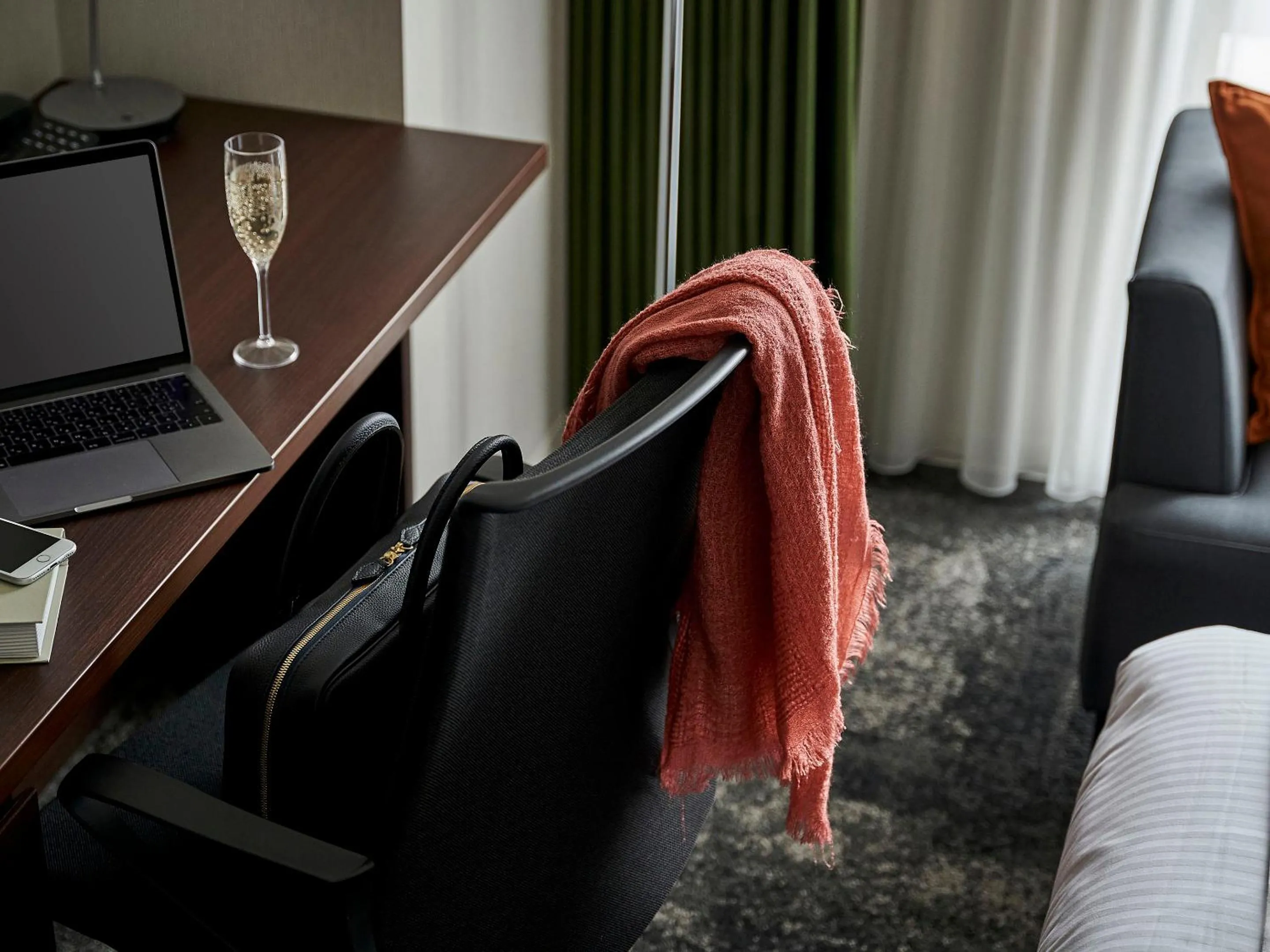 Standard Twin Room - Smoking in Daiwa Roynet Hotel Toyama-Ekimae