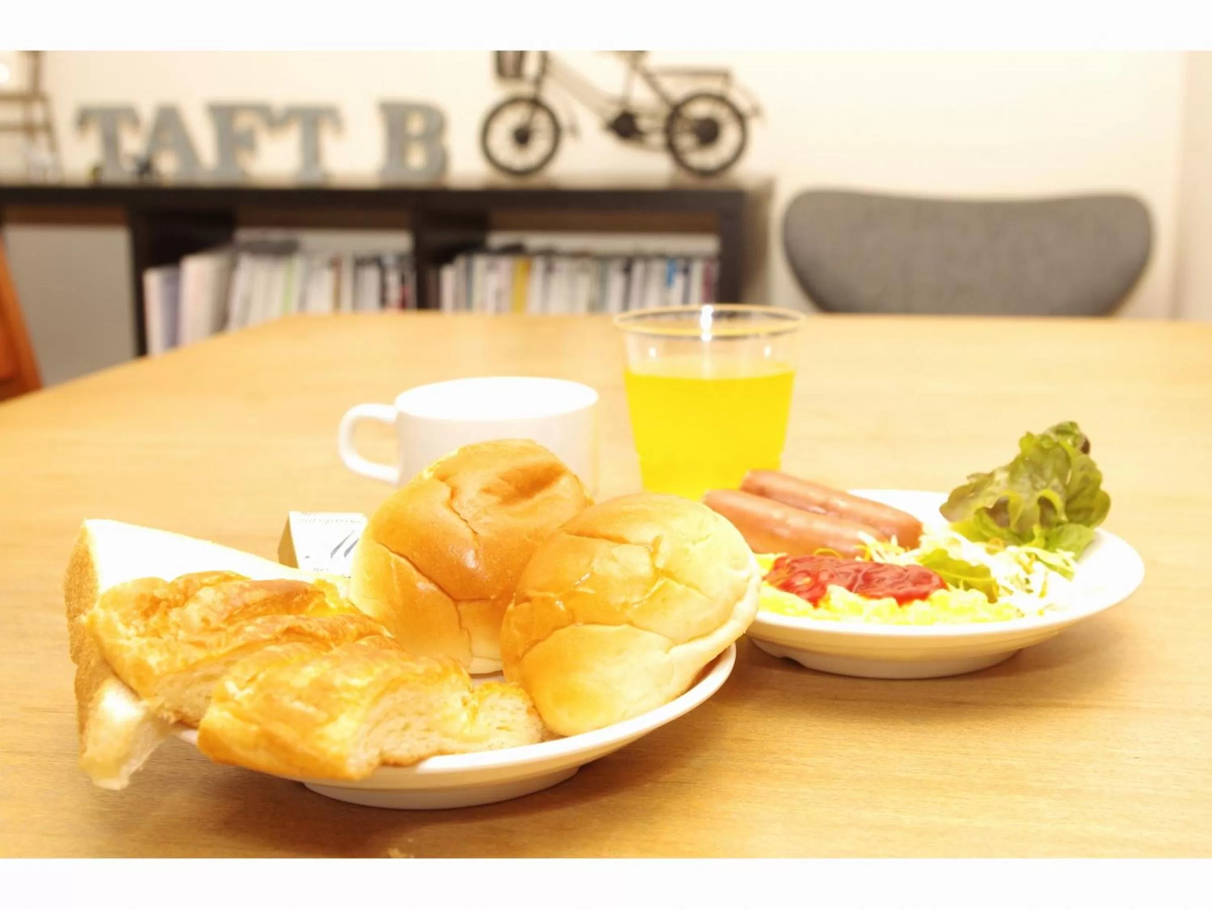 Breakfast in Business Inn Norte 2