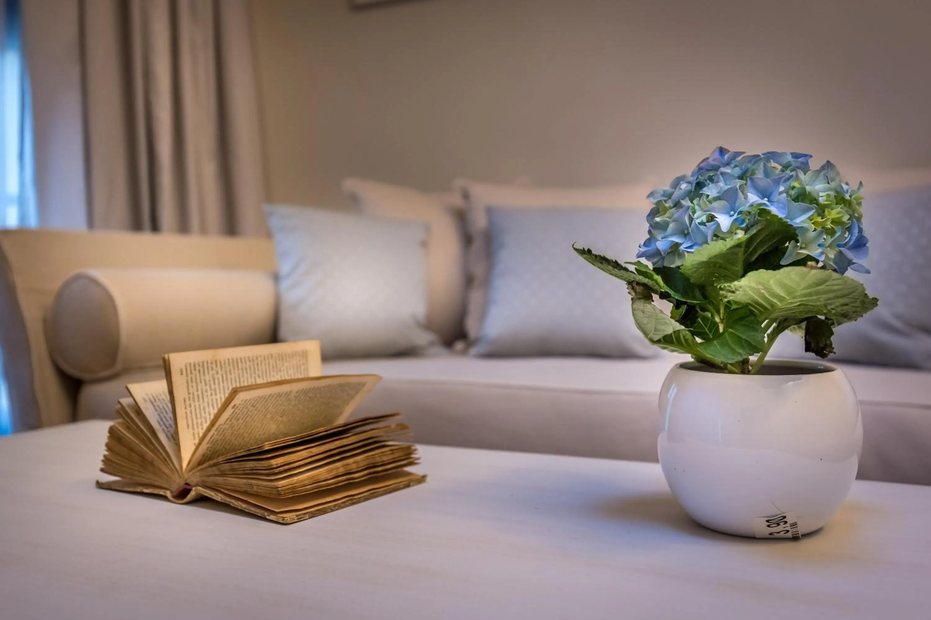 Decorative detail, Bed in Palazzo Ridolfi - Residenza d'Epoca