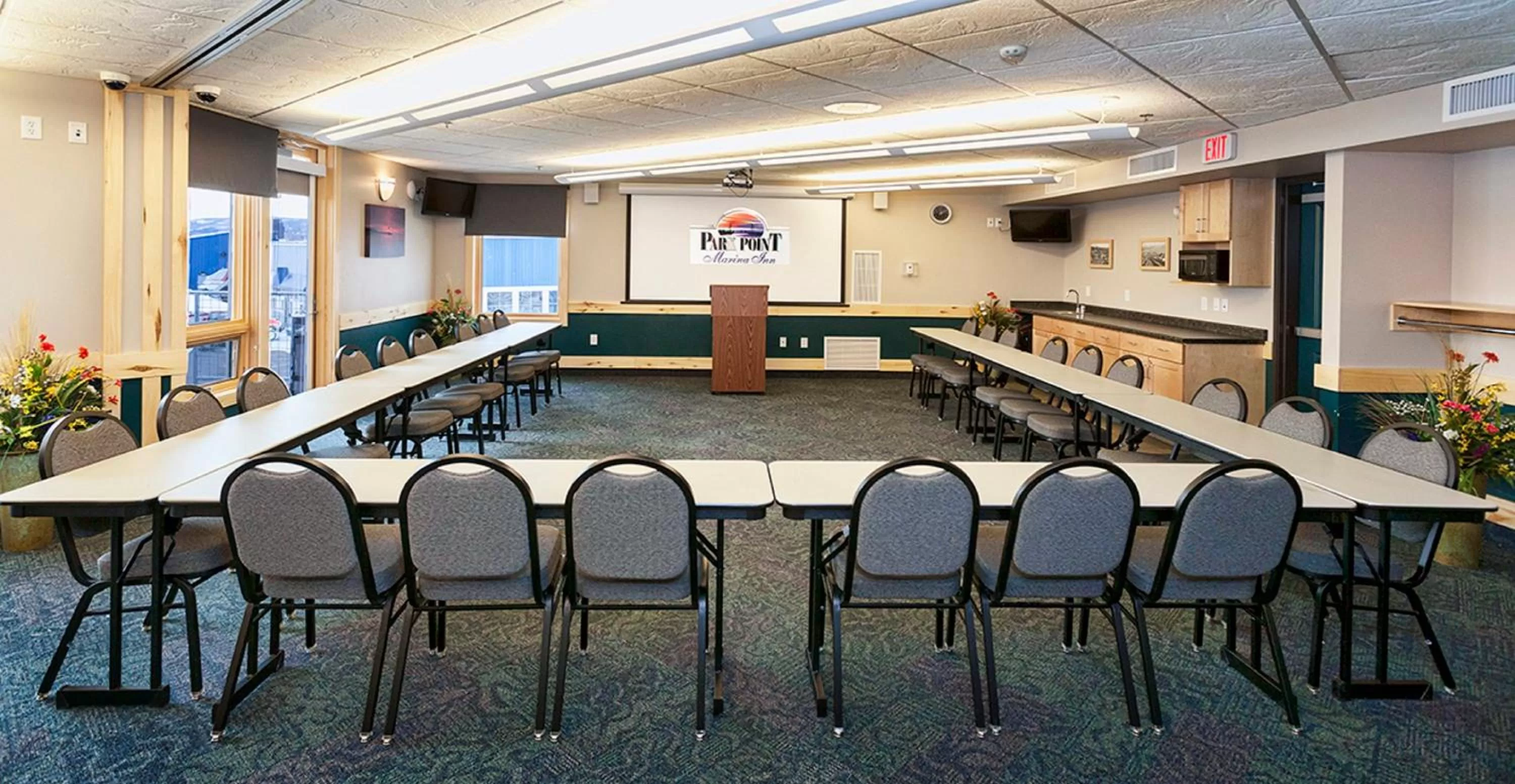 Banquet/Function facilities in Park Point Marina Inn