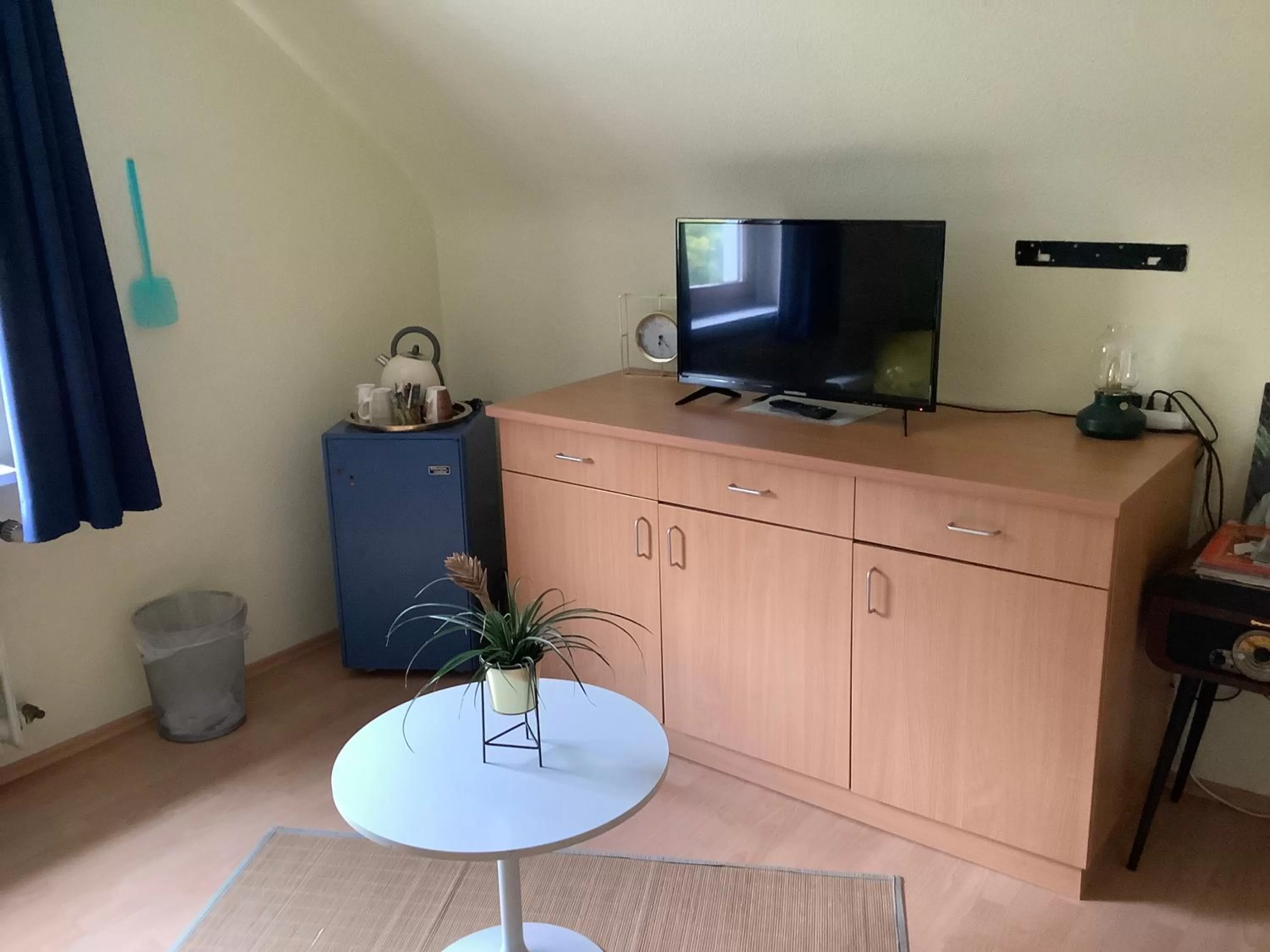 TV/Entertainment Center in Am Obersee Hotel