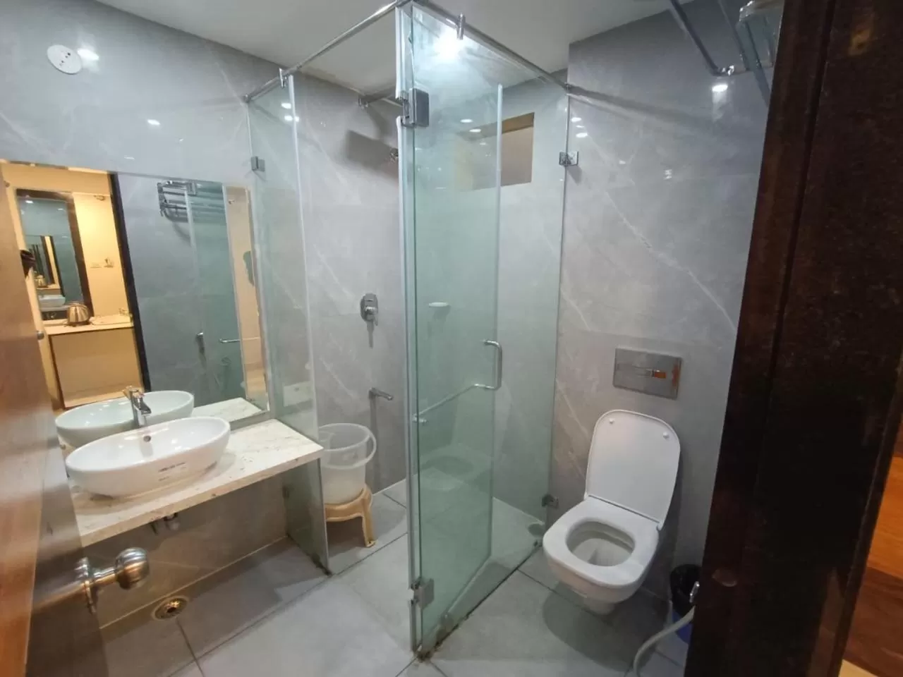 Toilet in Hotel Woodside Prestige