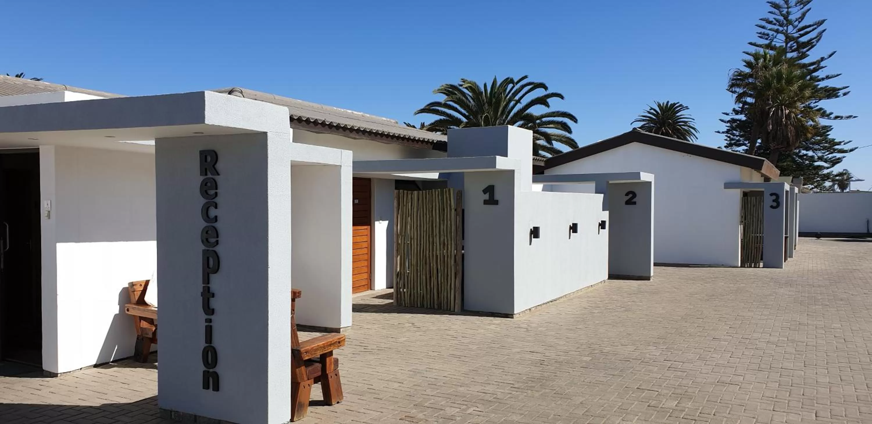 Property logo or sign in Tiende Laan Bed & Breakfast and Self-Catering