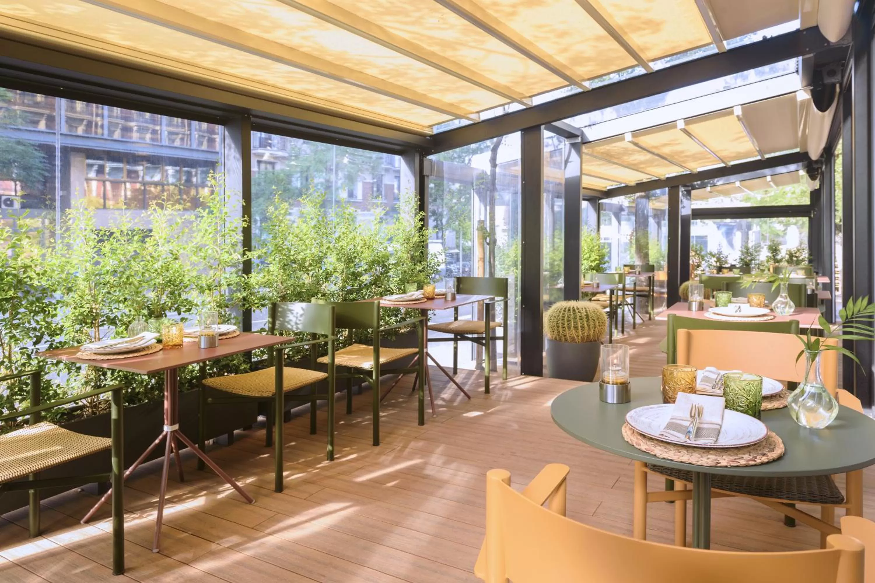 Restaurant/places to eat in Melia Madrid Serrano