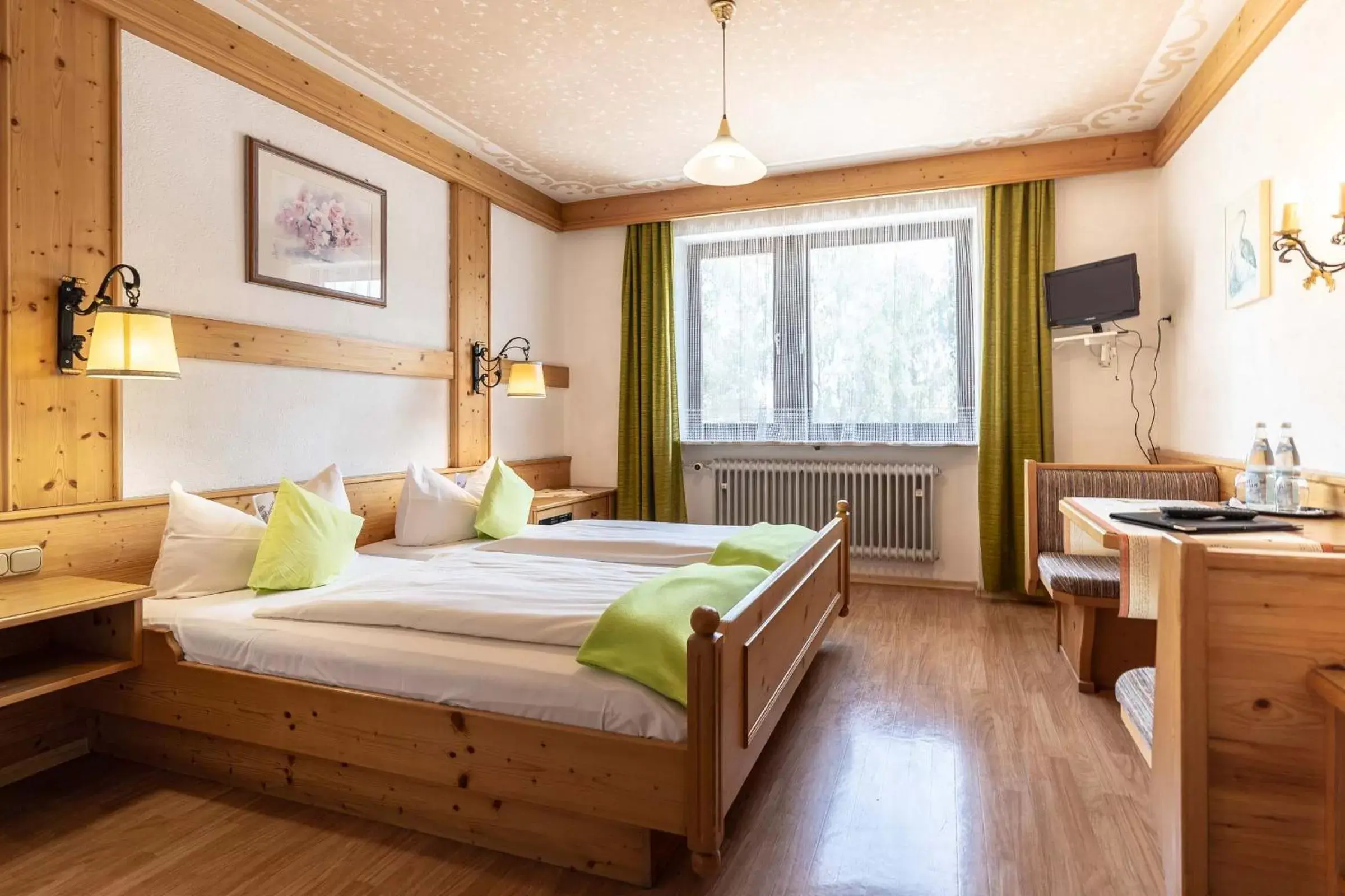 Double Room in Hotel-Gasthof Zum Dragoner Double Room in Hotel-Gasthof Zum Dragoner
