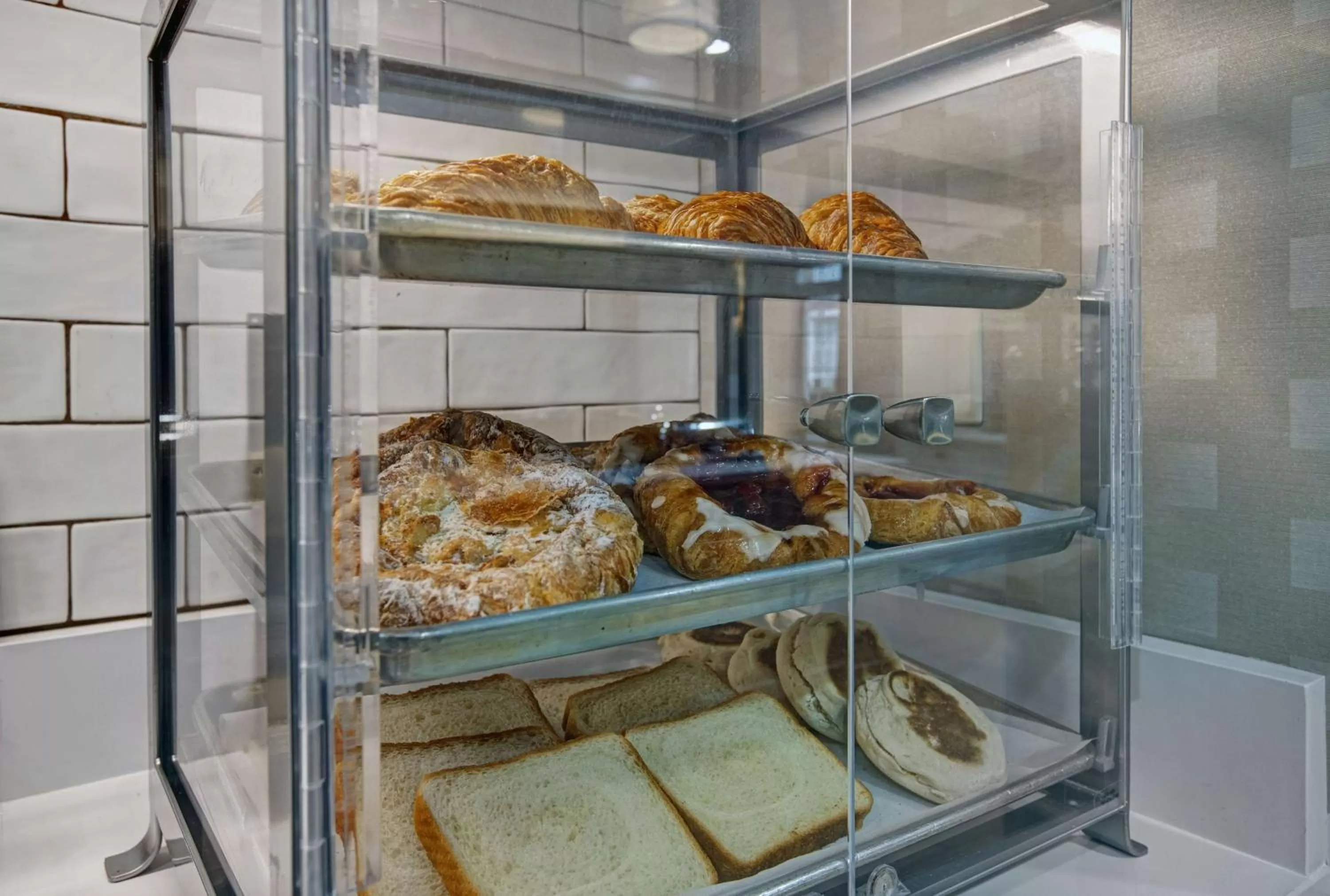 Breakfast in Homewood Suites Charlotte Ayrsley