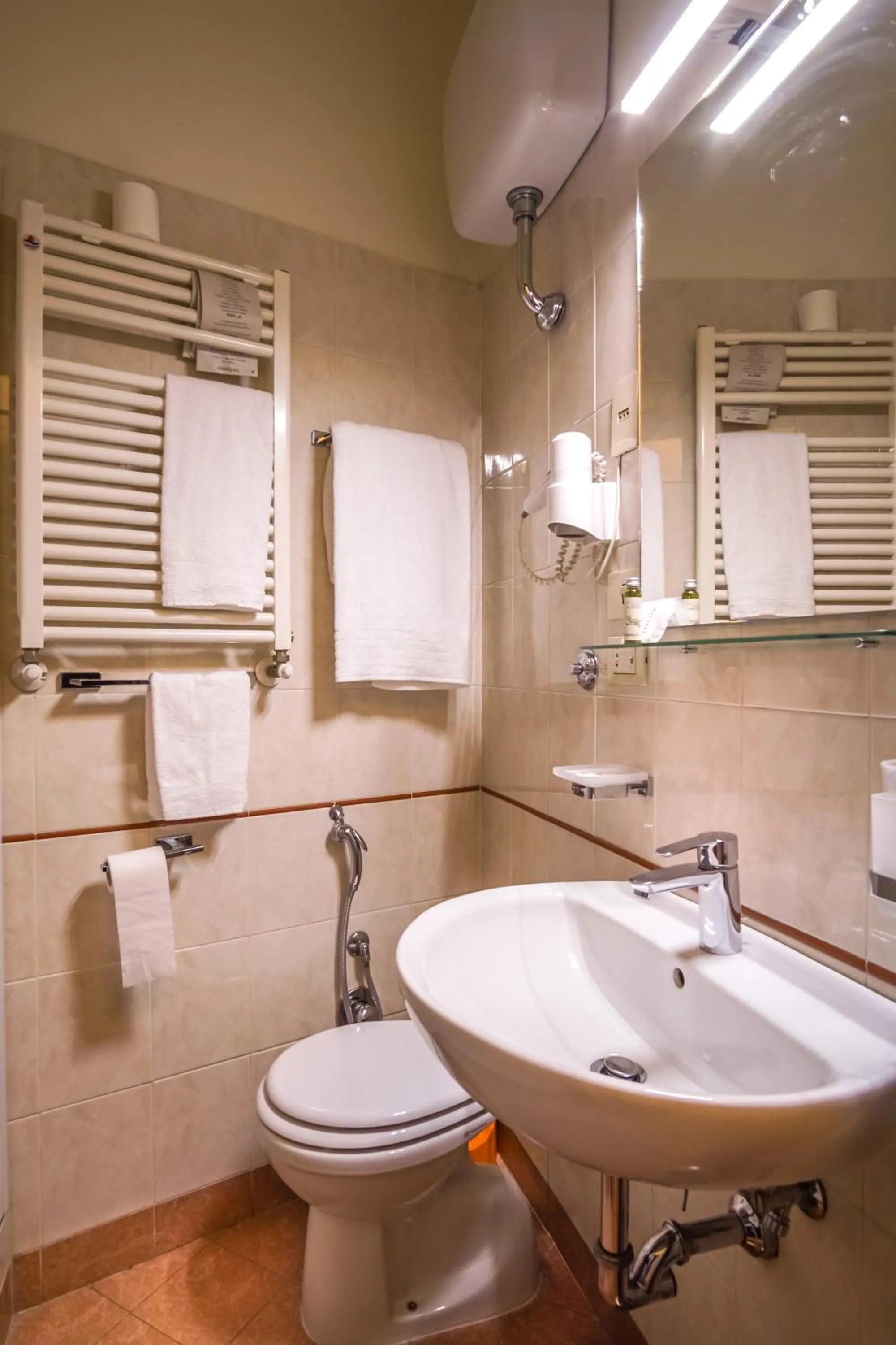 Bathroom in Hotel Bella Firenze