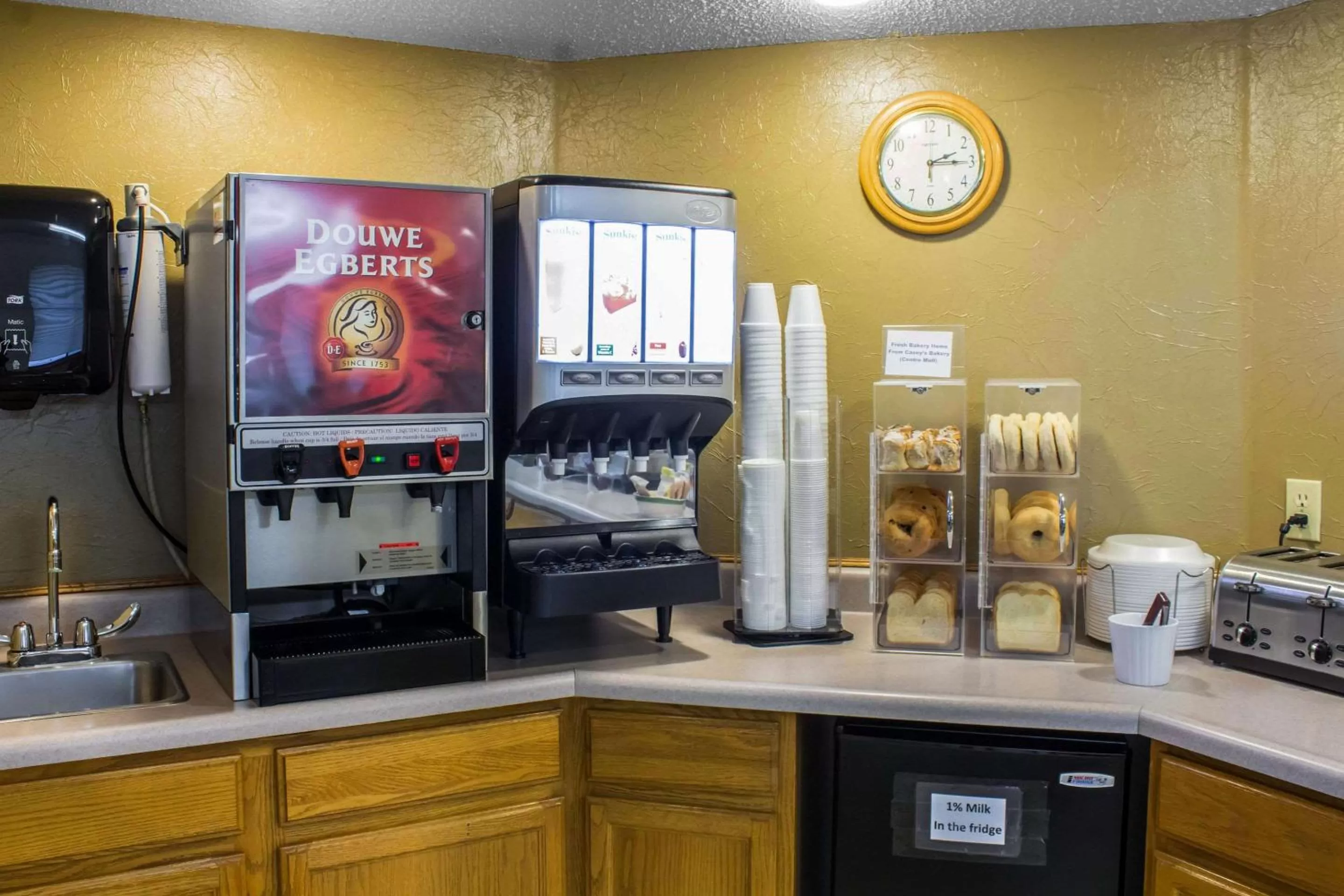 Restaurant/places to eat in Econo Lodge