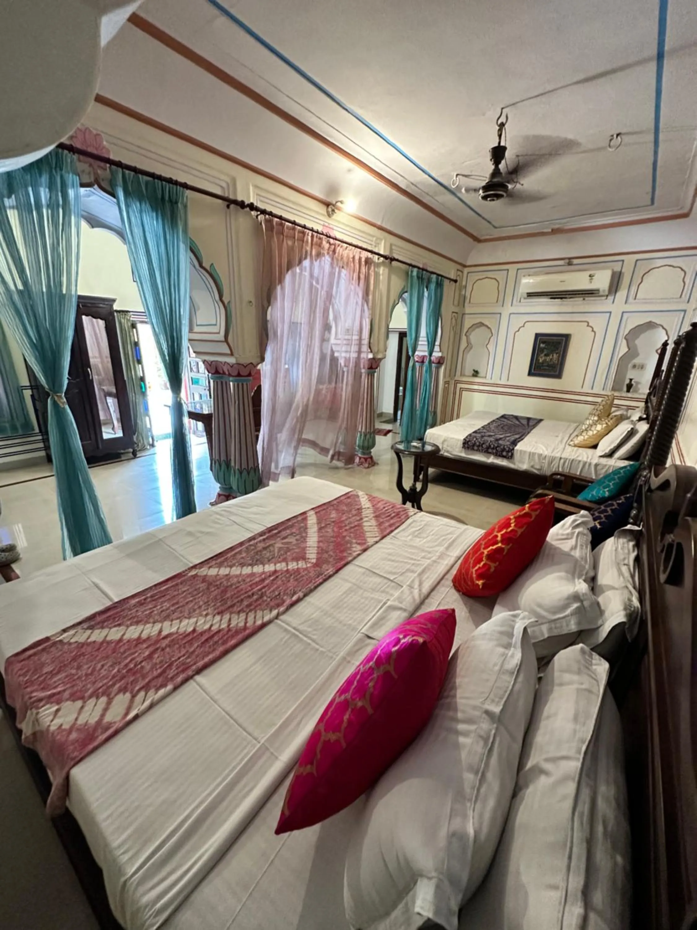 Bed in Rawla Mrignayani Palace