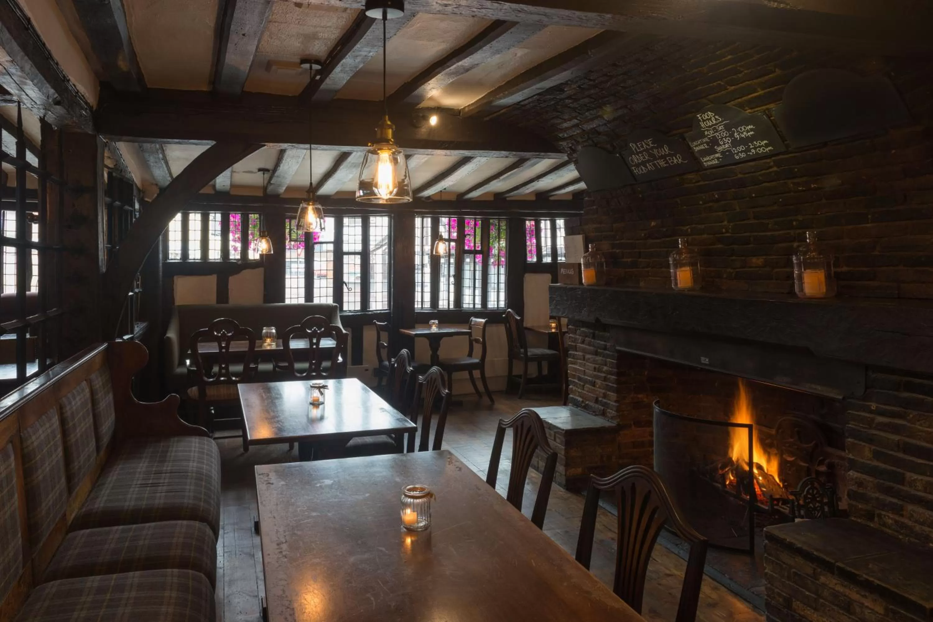 Lounge or bar in Best Western The Rose & Crown Hotel