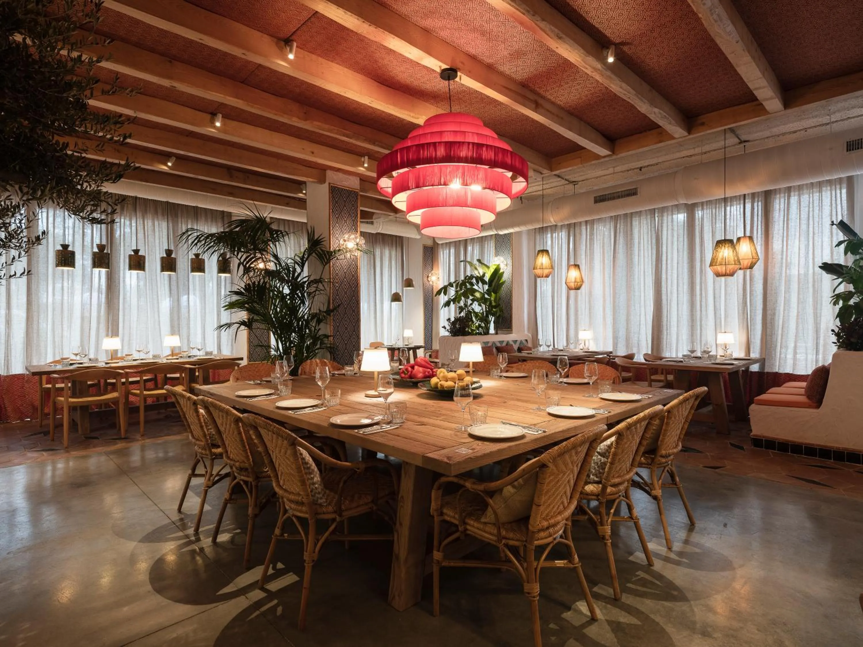 Restaurant/places to eat in Hesperia Sevilla