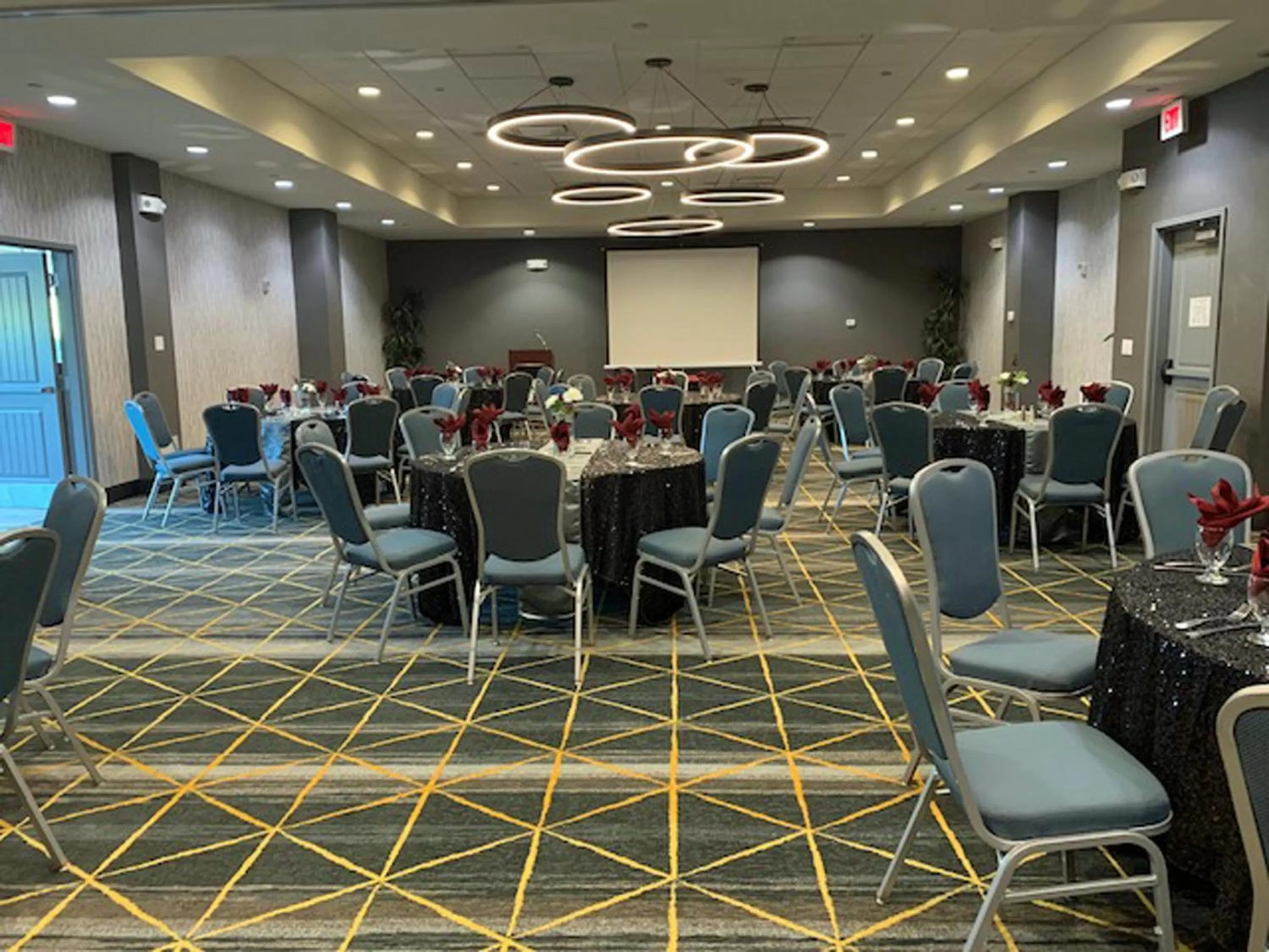 Banquet/Function facilities in Holiday Inn & Suites Phoenix Airport by IHG