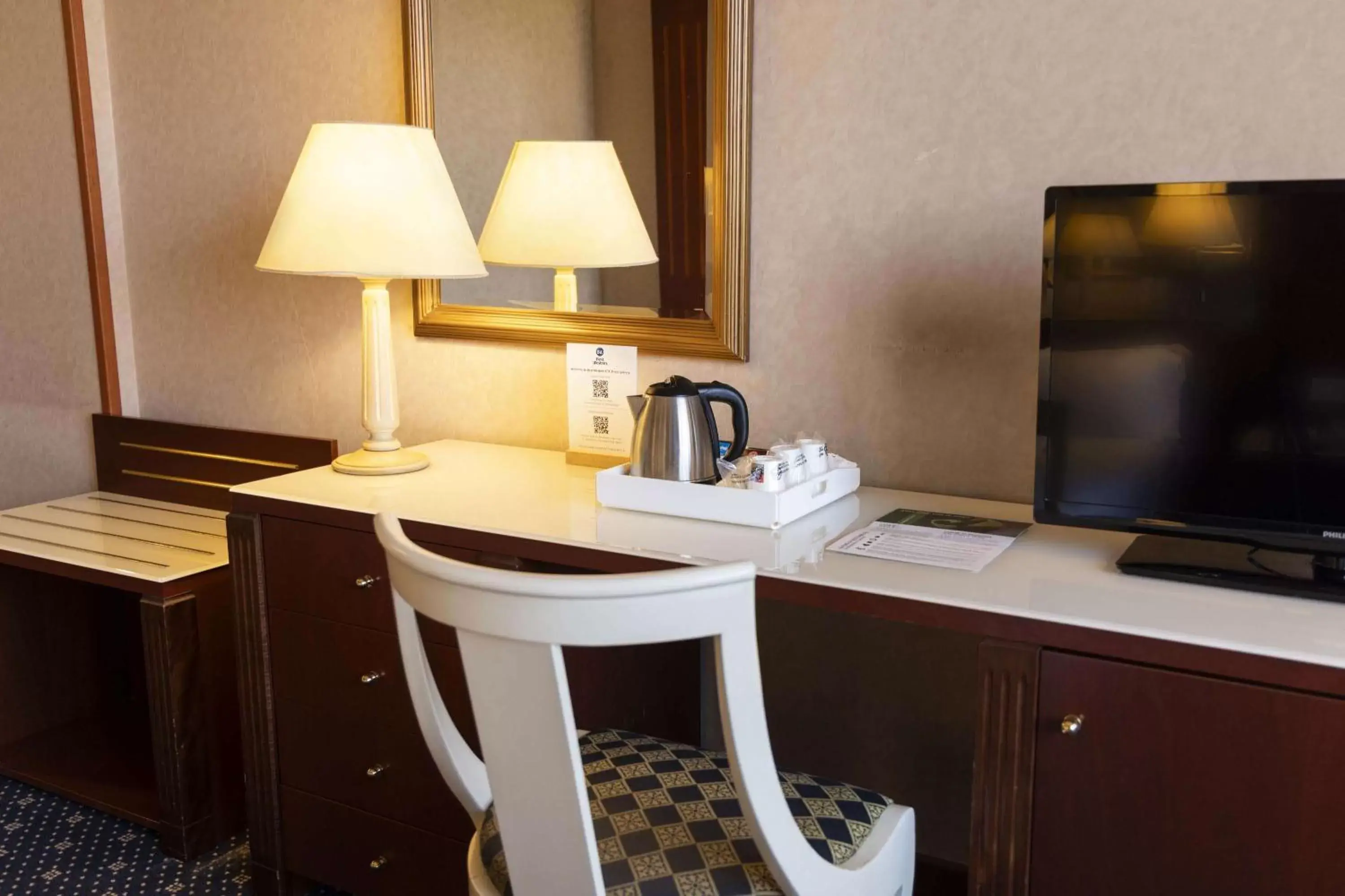 Triple Room with 1 King and 1 Single Bed in Best Western Ctc Hotel Verona Triple Room with 1 King and 1 Single Bed in Best Western Ctc Hotel Verona