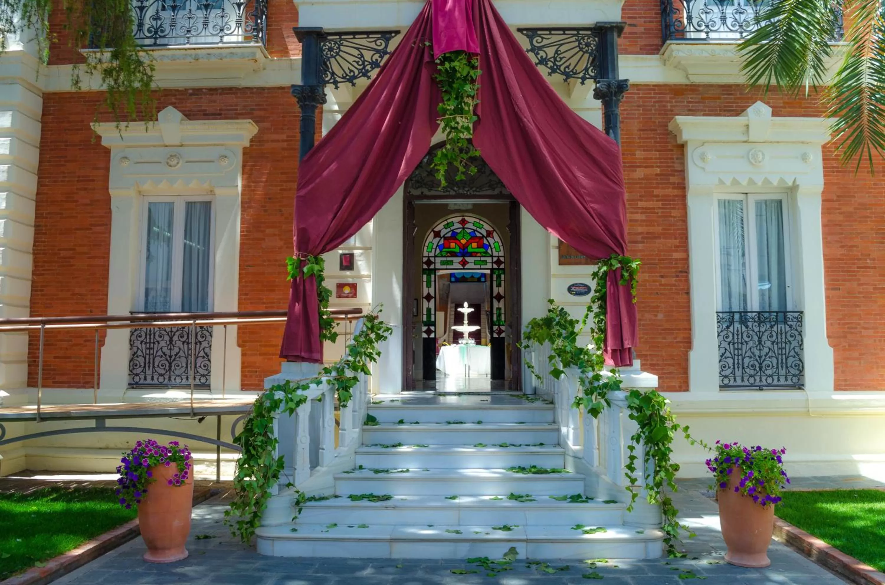 Facade/entrance in Hotel Mirador de Llerena