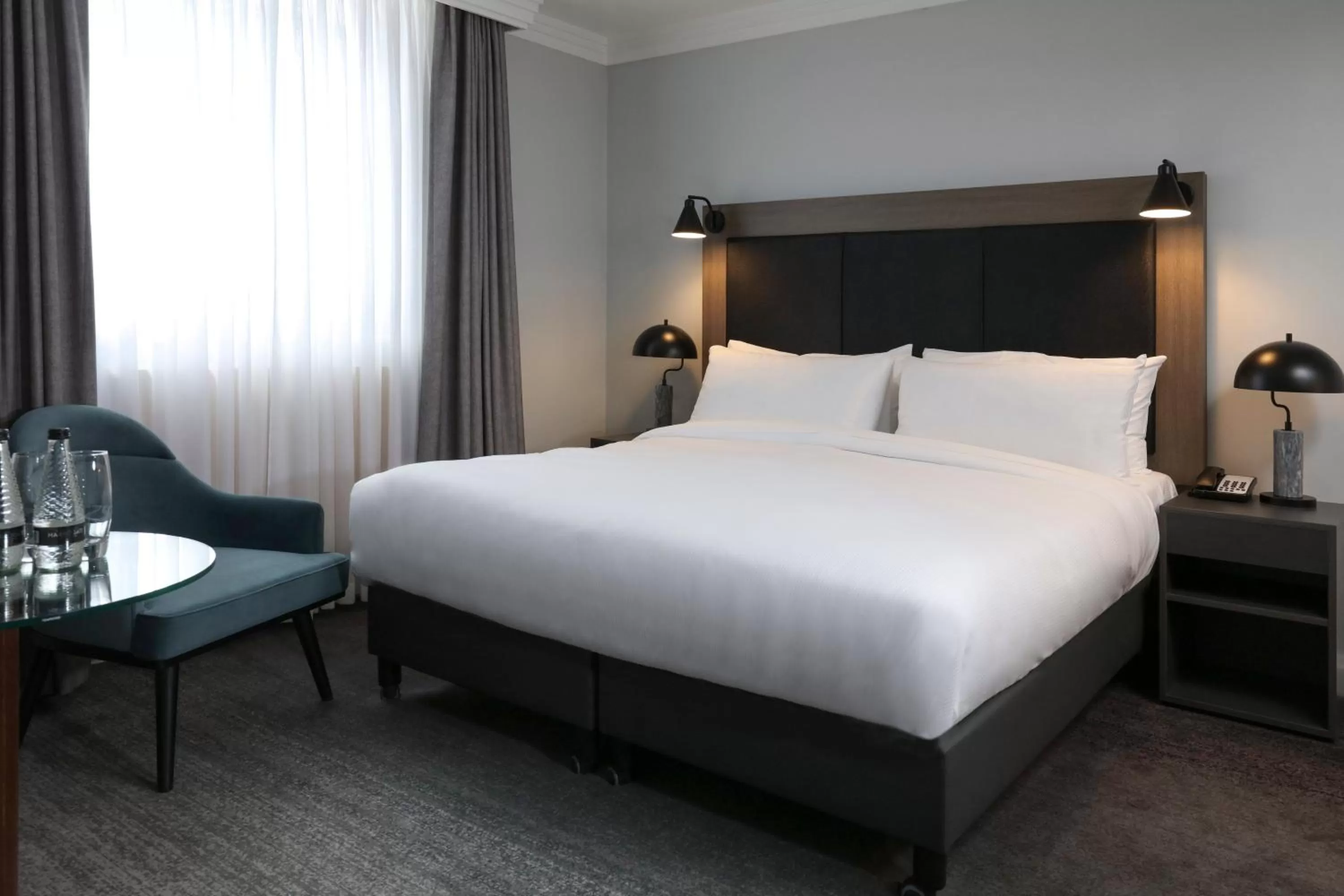 Bed in The Queens Hotel