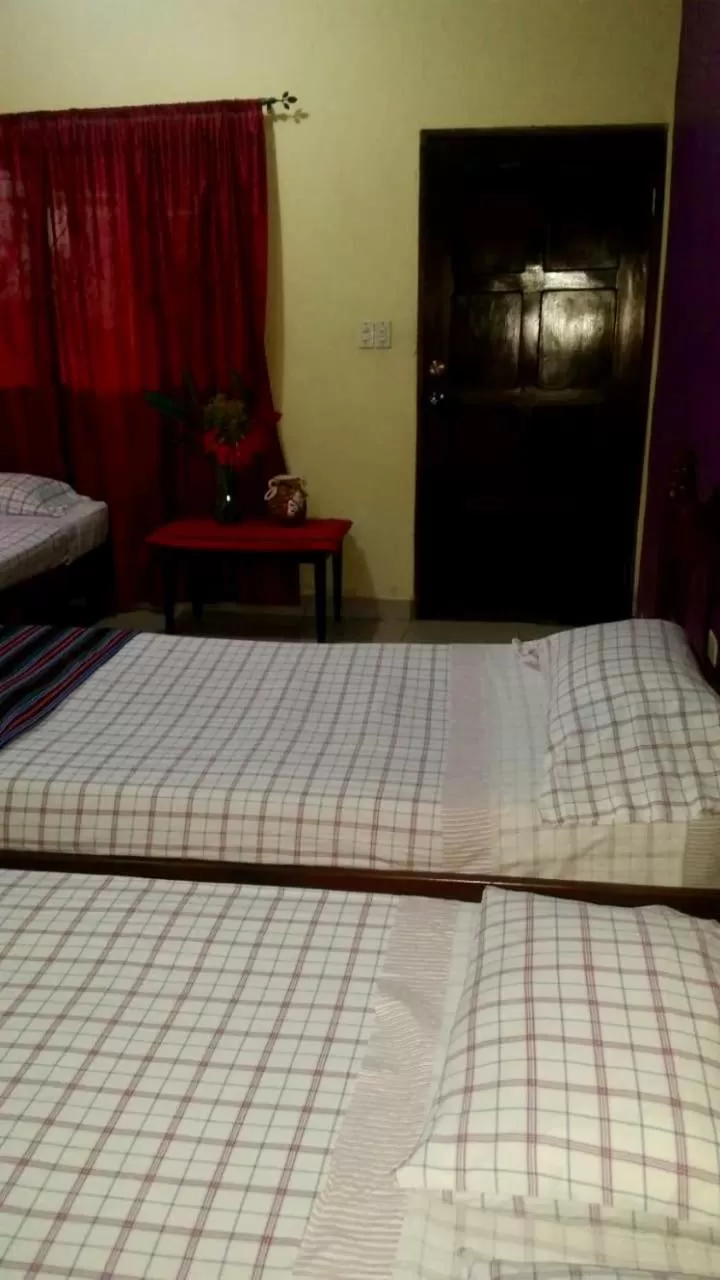Bed in Hotel & Hostal Yaxkin Copan