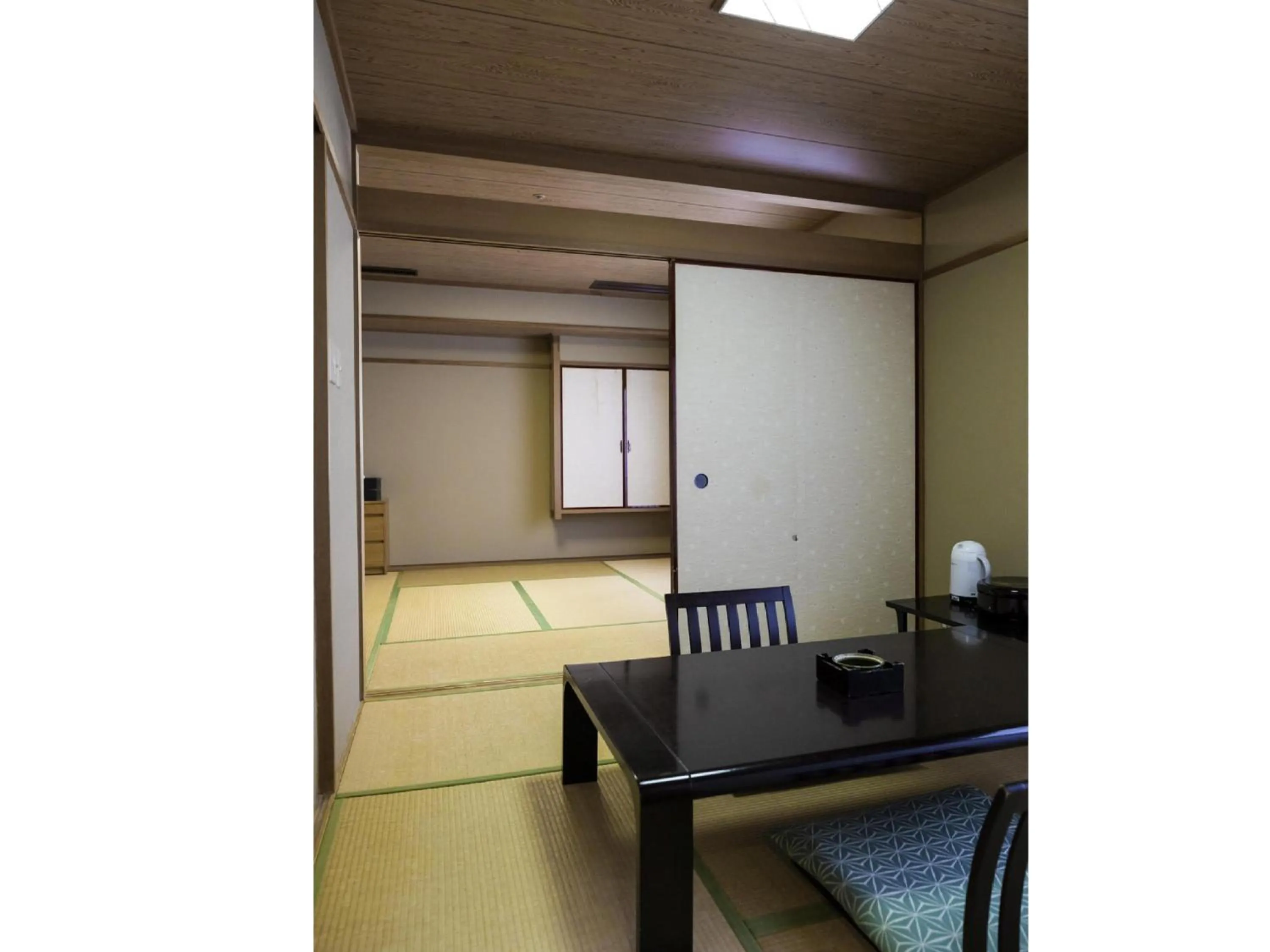 Photo of the whole room in Ariston Hotel Kobe