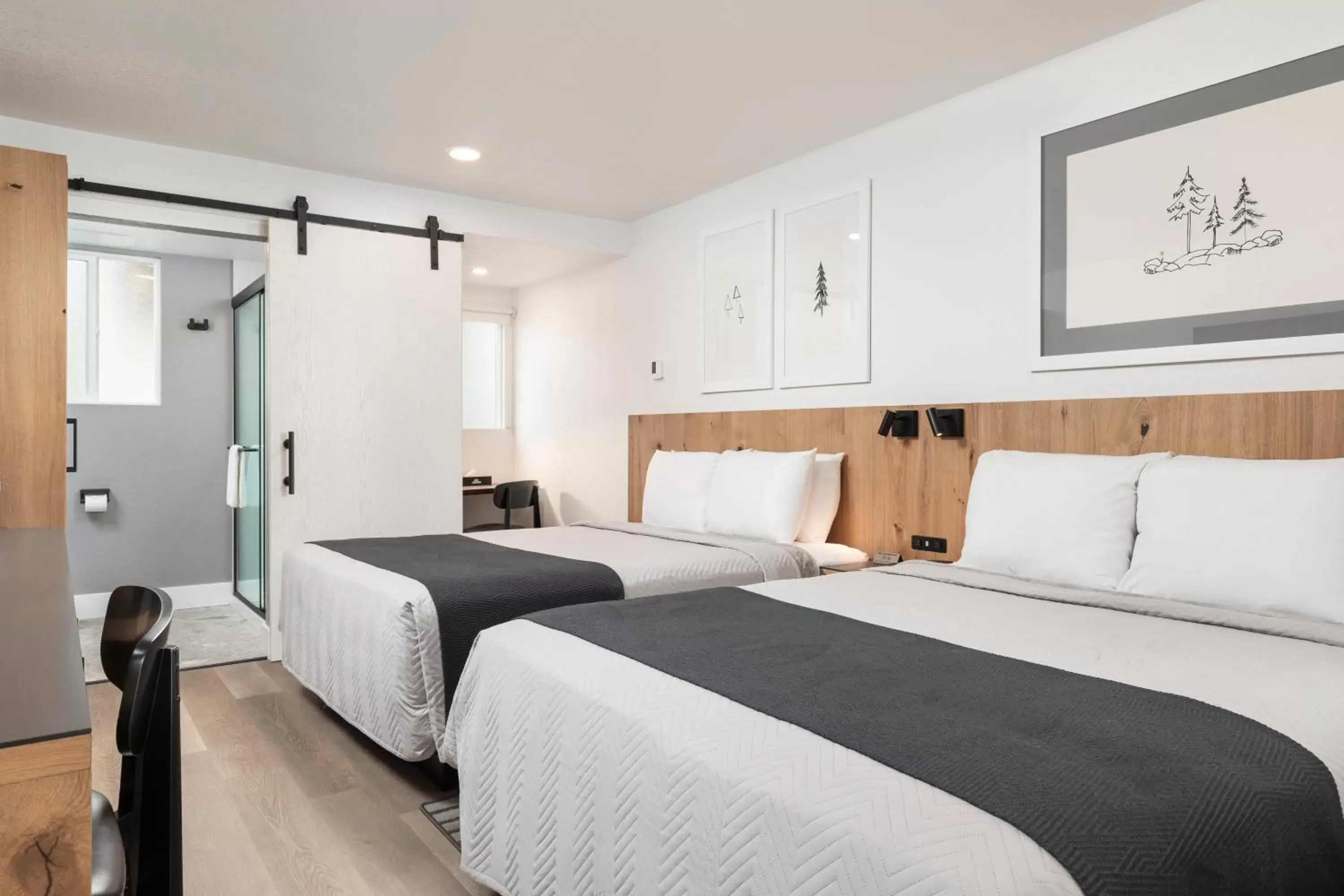 Queen Room with Two Queen Beds - Non-Smoking in Hotel Lumberjack - Sonora Queen Room with Two Queen Beds - Non-Smoking in Hotel Lumberjack - Sonora