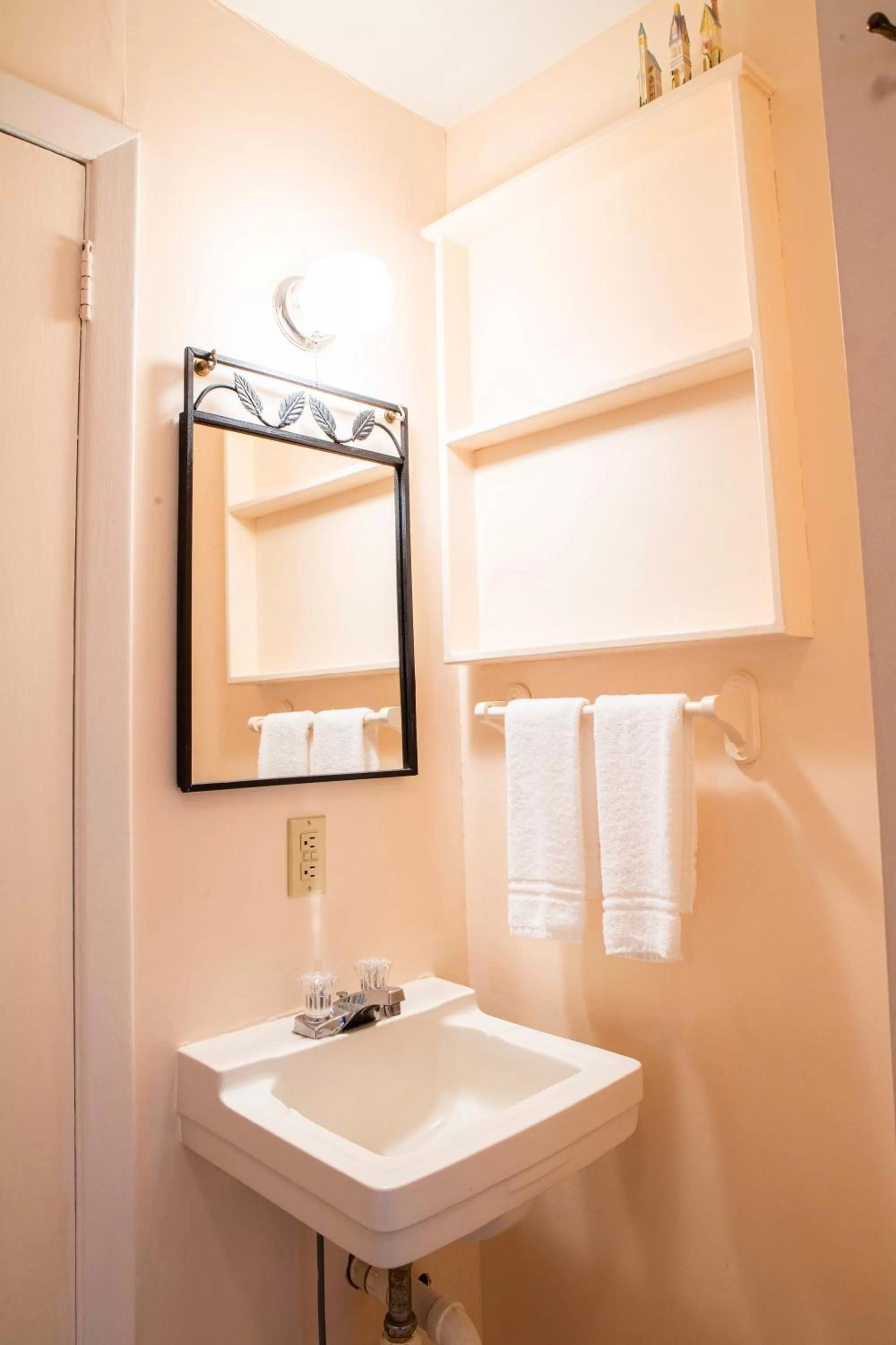 Bathroom in The Chimney Rock Inn & Cottages